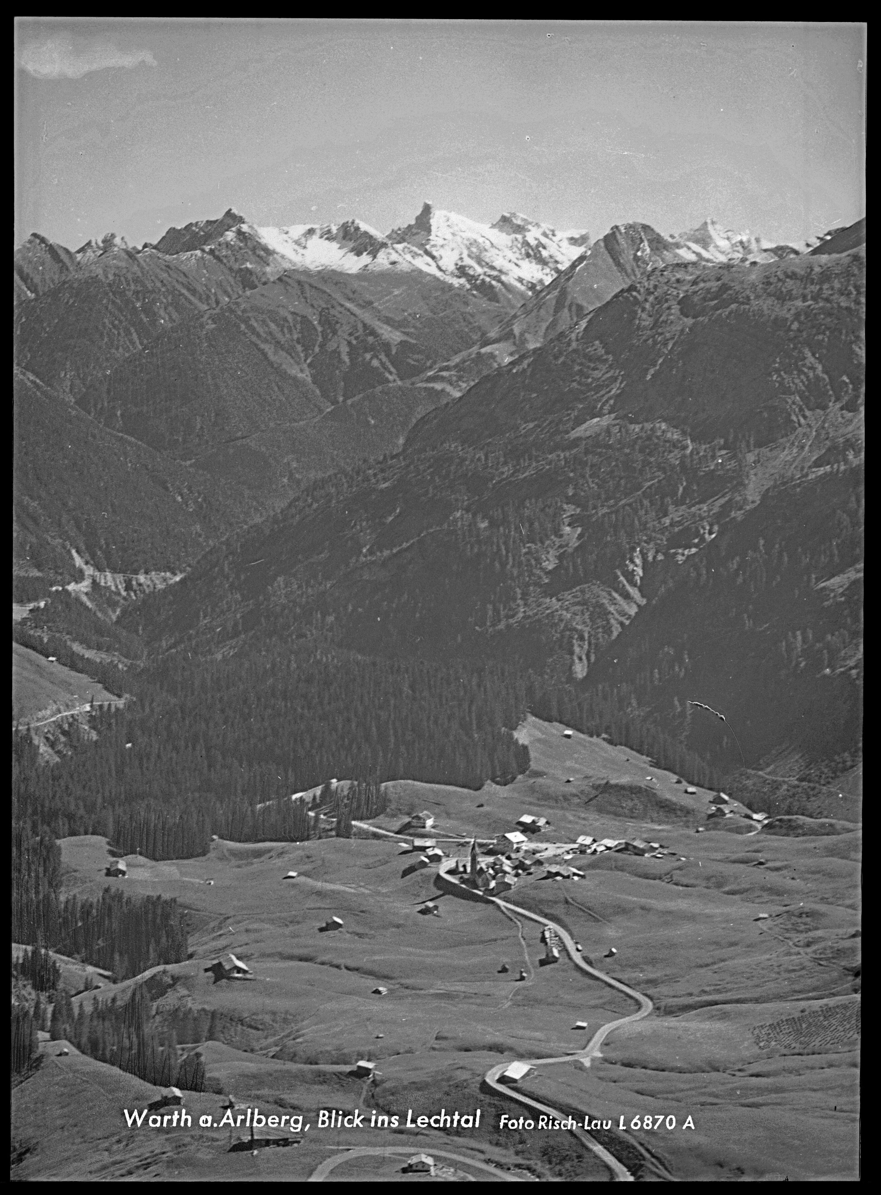 Warth am Arlberg / Blick ins Lechtal></div>


    <hr>
    <div class=