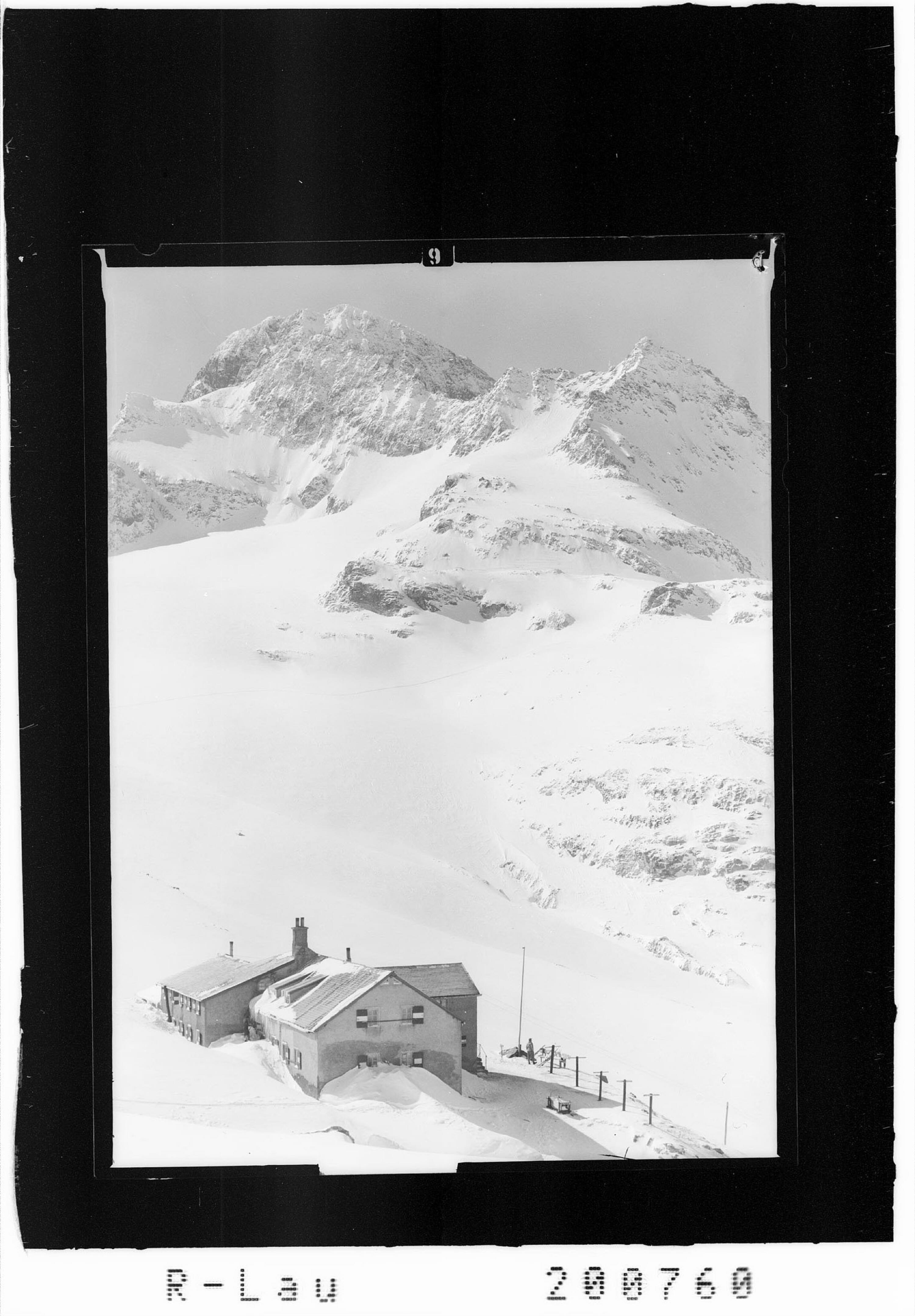 Wiesbadner Hütte 2510 m mit Piz Buin 3312 m und Wiesbadner Grätle></div>


    <hr>
    <div class=