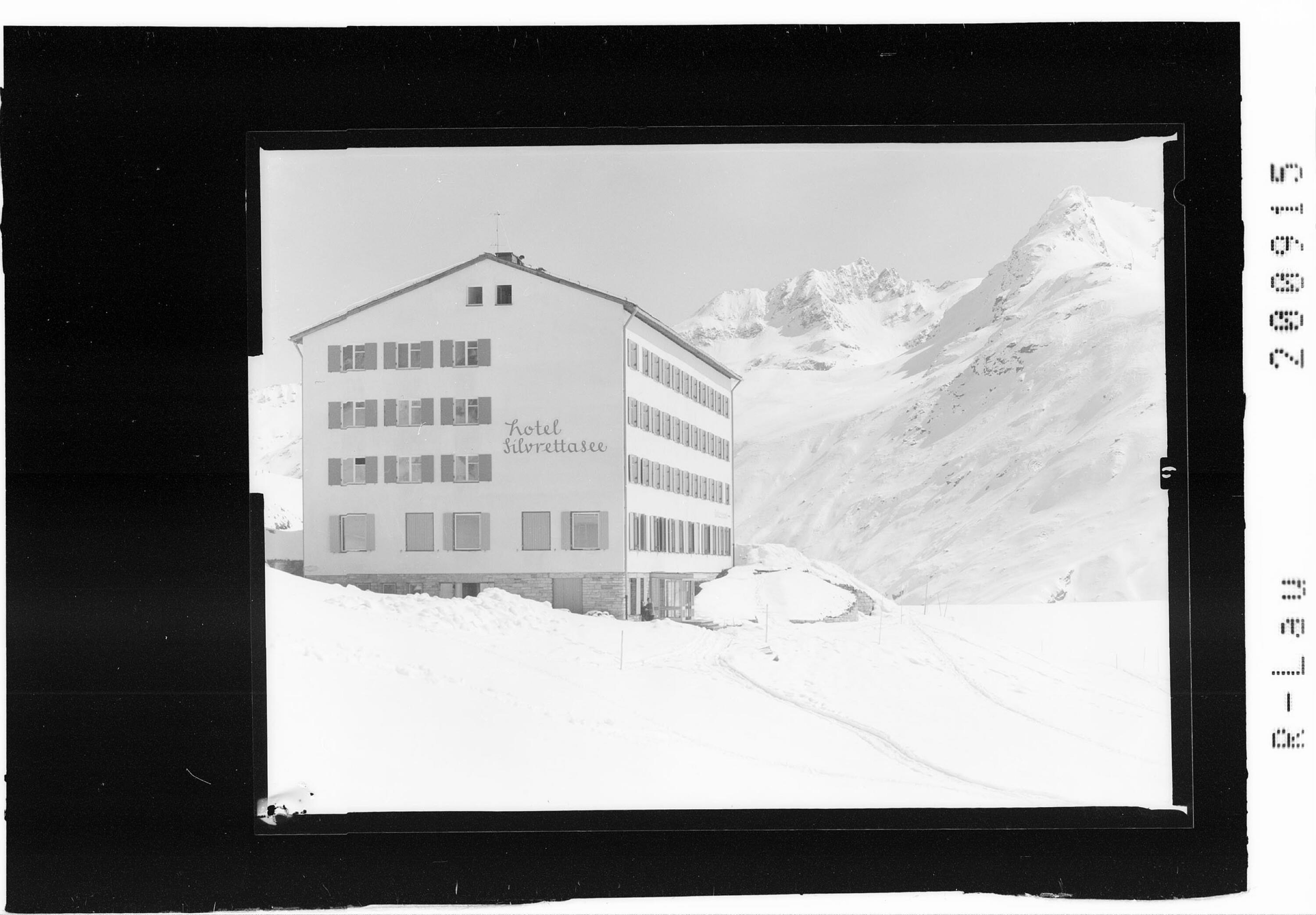 Hotel Silvrettasee auf der Bielerhöhe 2030 m></div>


    <hr>
    <div class=