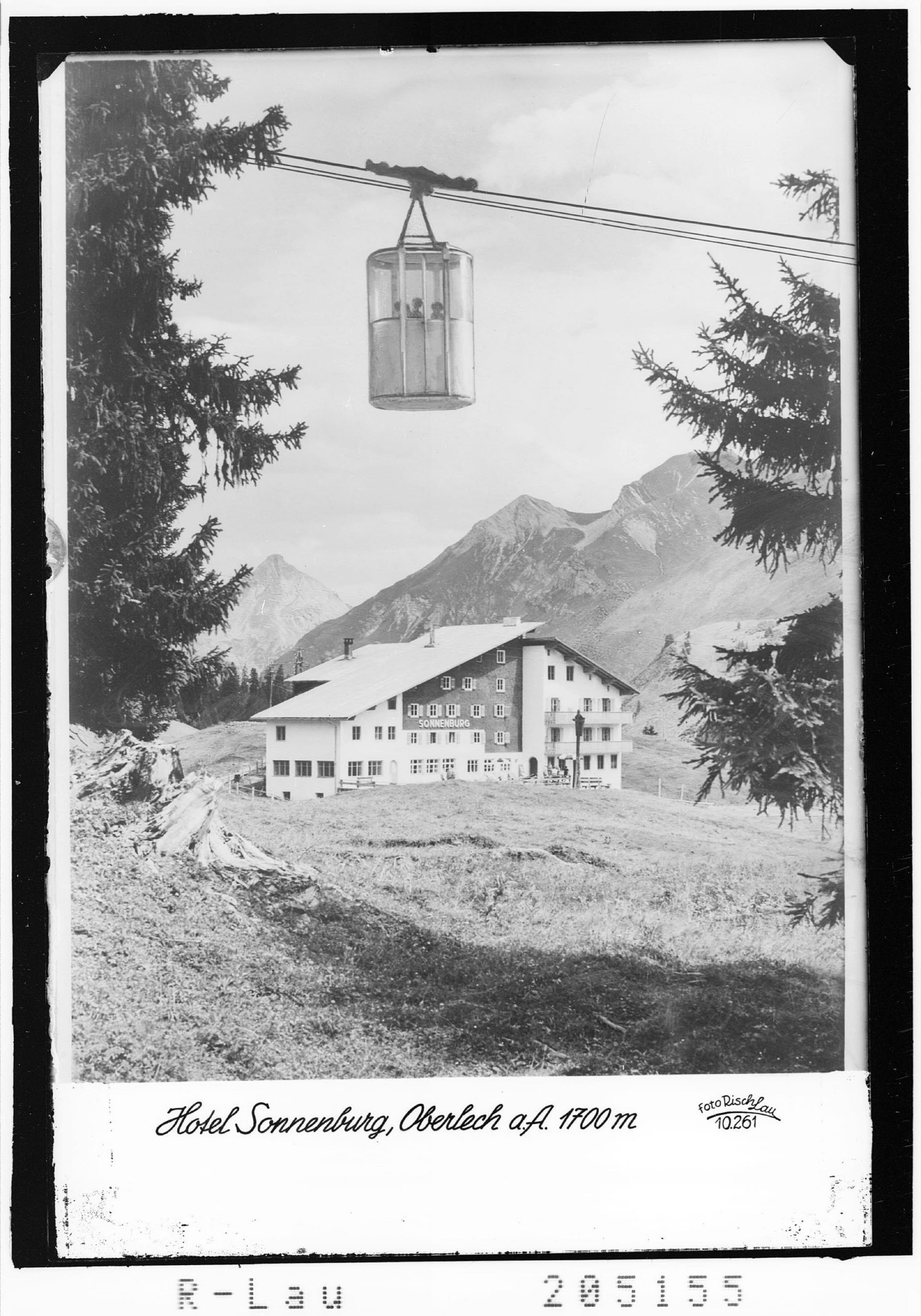 Hotel Sonnenburg / Oberlech am Arlberg 1700 m></div>


    <hr>
    <div class=