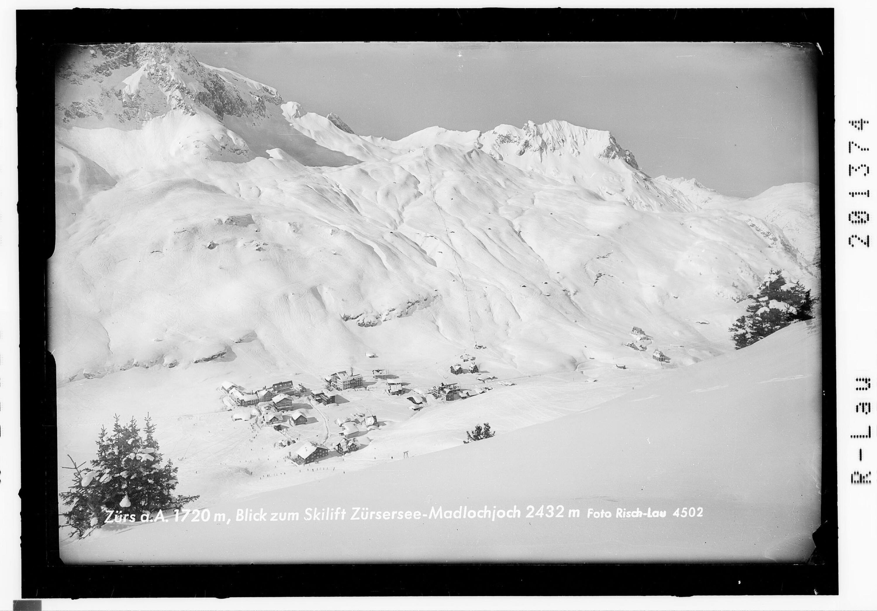 Zürs am Arlberg 1720 m, Blick zum Skilift Zürsersee und Madlochjoch 2432 m></div>


    <hr>
    <div class=