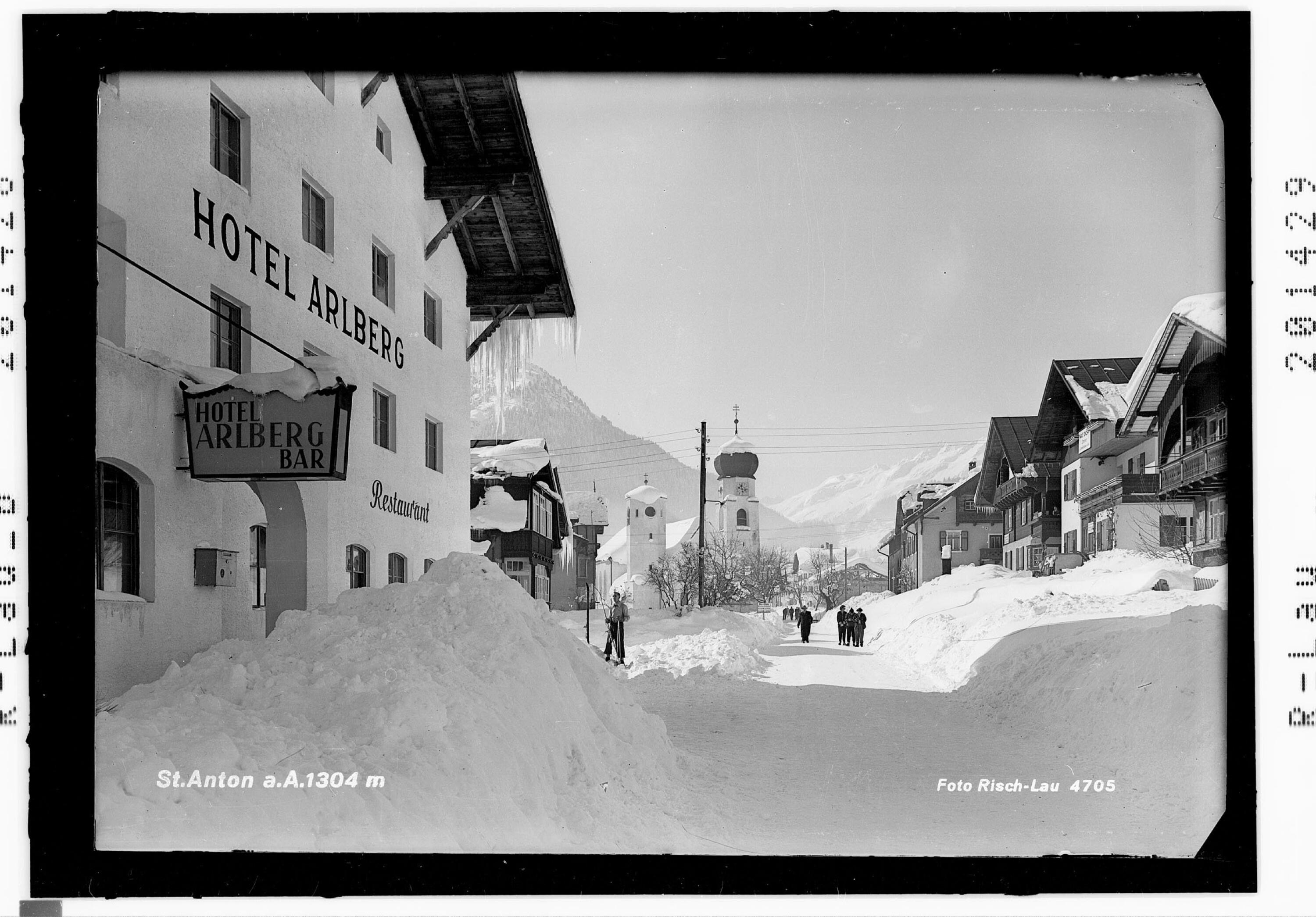 St.Anton am Arlberg 1304 m / Hotel Arlberg></div>


    <hr>
    <div class=