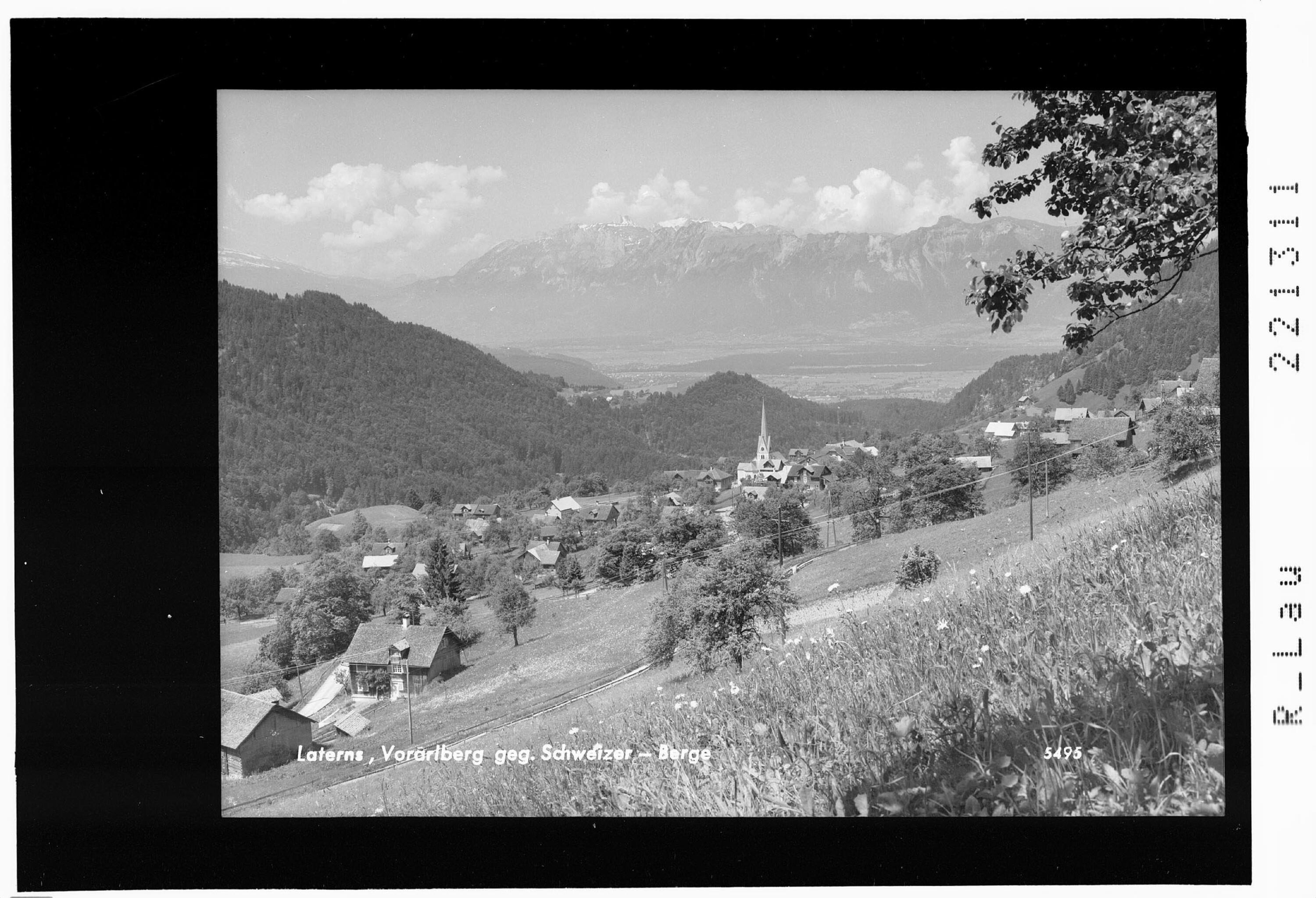 Laterns / Vorarlberg gegen Schweizer Berge></div>


    <hr>
    <div class=