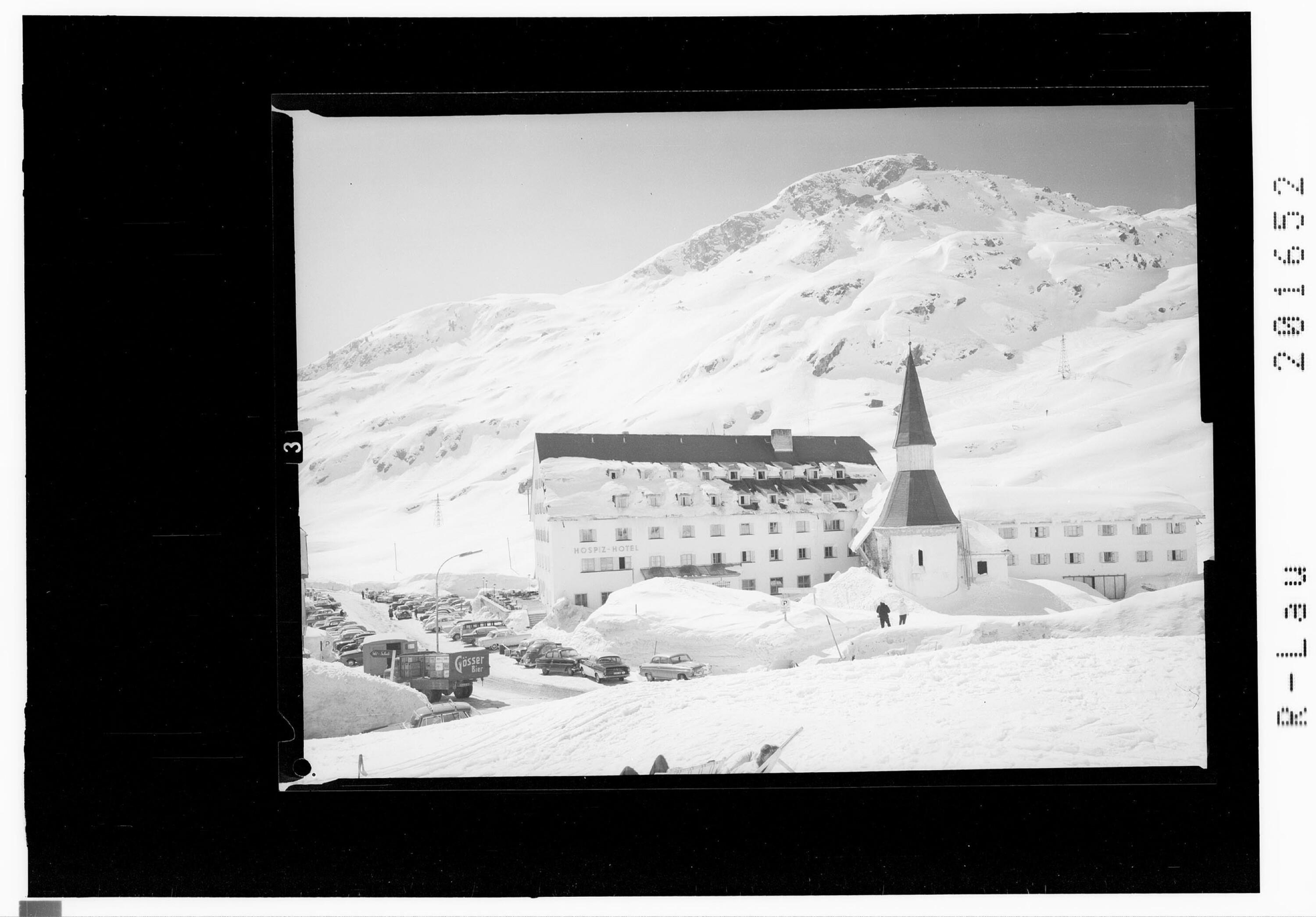 [Hospiz Hotel in St.Christoph am Arlberg mit Blick zum Wirt]></div>


    <hr>
    <div class=
