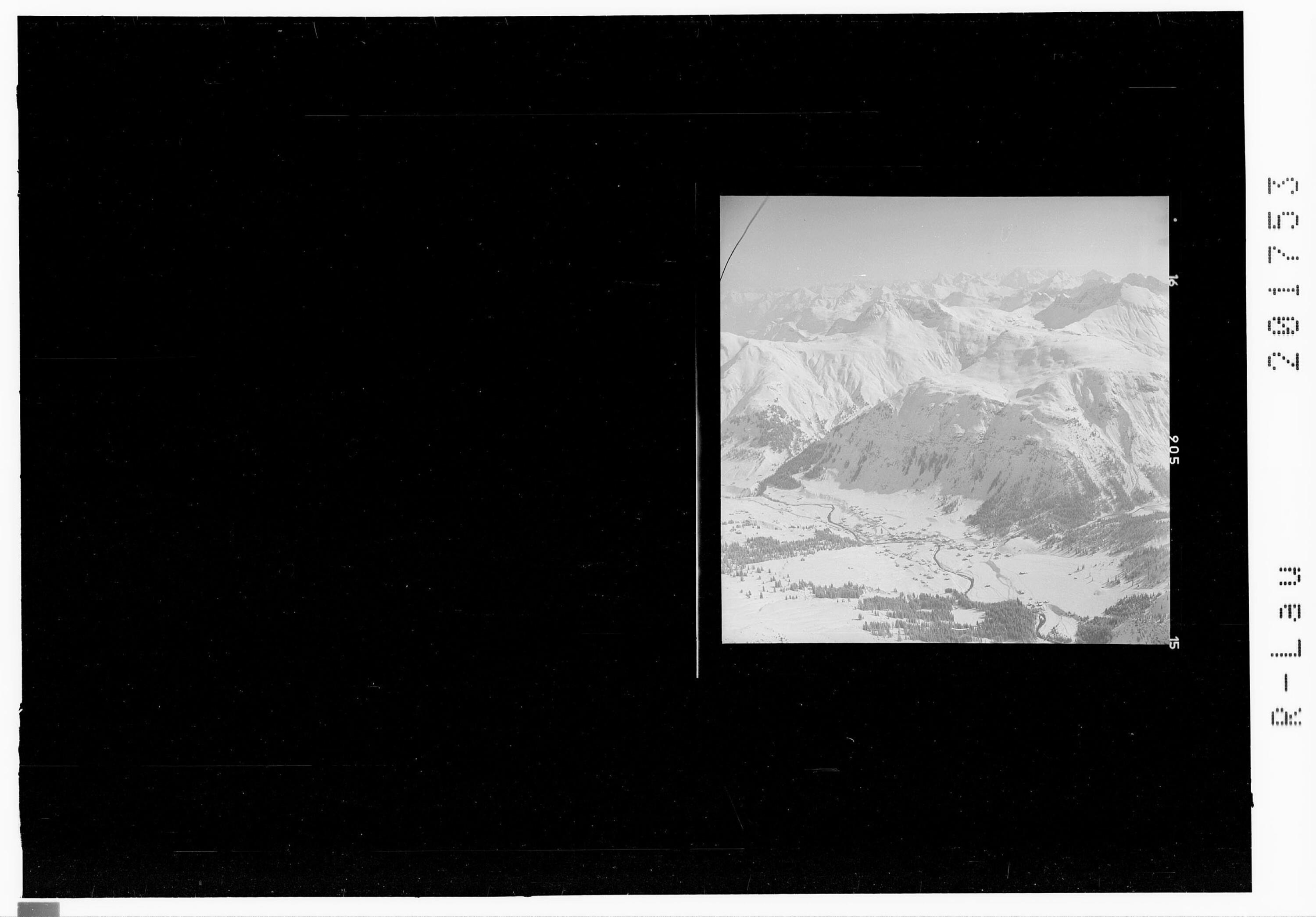 Lech am Arlberg 1447 m mit Rüfikopf></div>


    <hr>
    <div class=