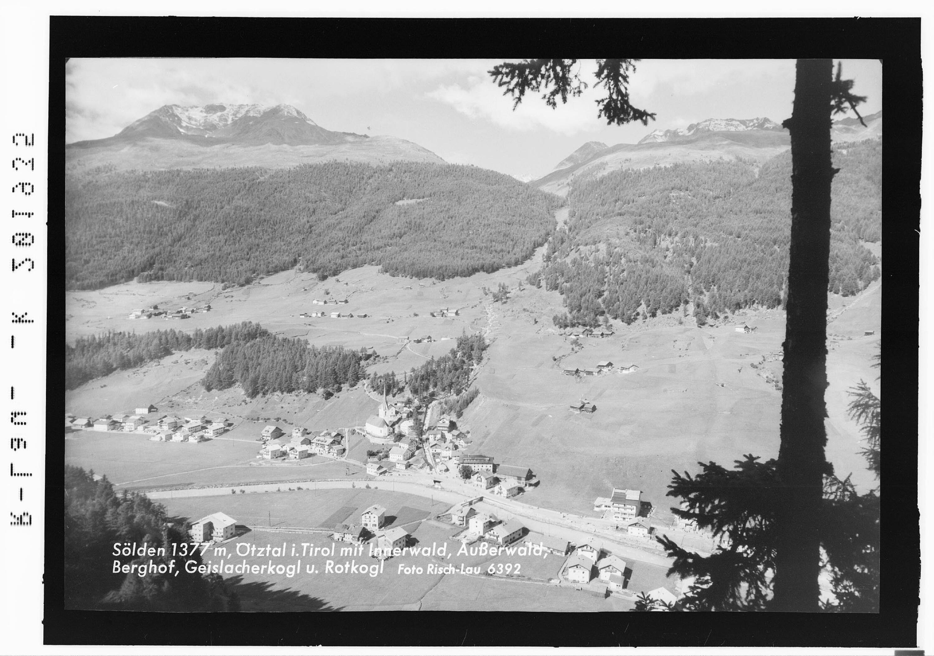 Sölden 1377 m, Ötztal in Tirol mit Innerwald - Ausserwald Berghof - Geislacherkogel und Rotkogel></div>


    <hr>
    <div class=