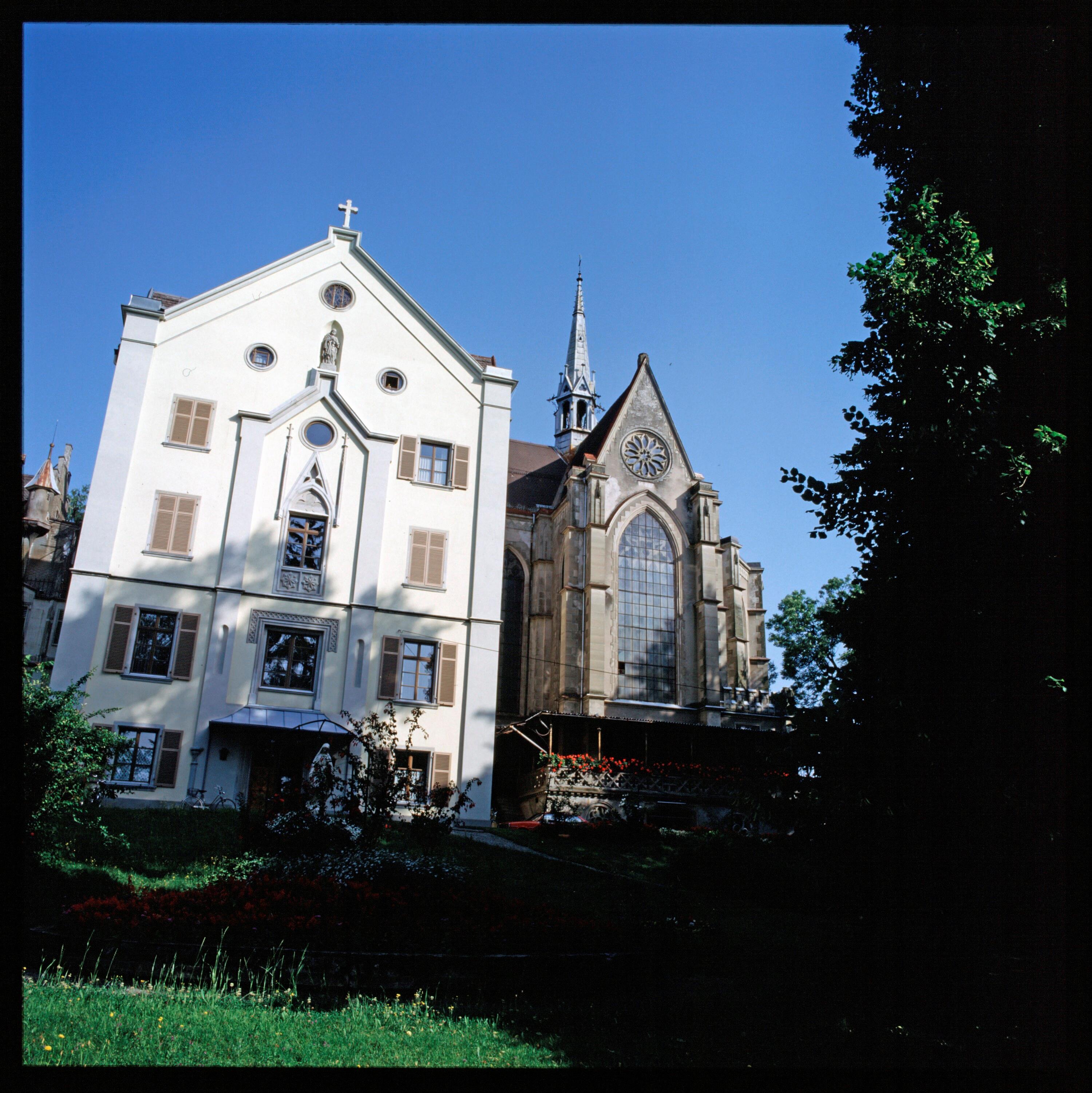 Kloster Riedenburg in Bregenz></div>


    <hr>
    <div class=