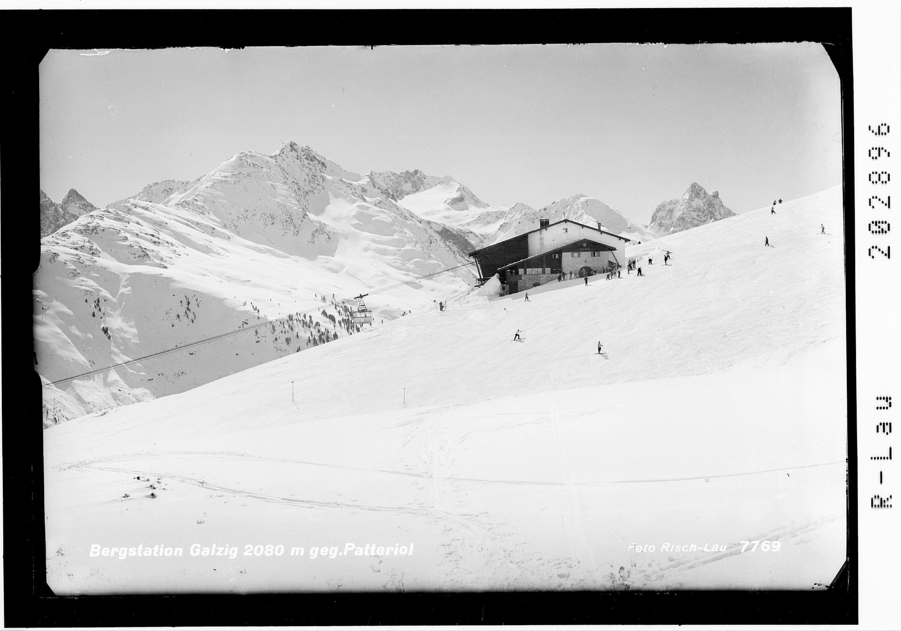 Bergstation Galzig 2080 m gegen Patteriol></div>


    <hr>
    <div class=