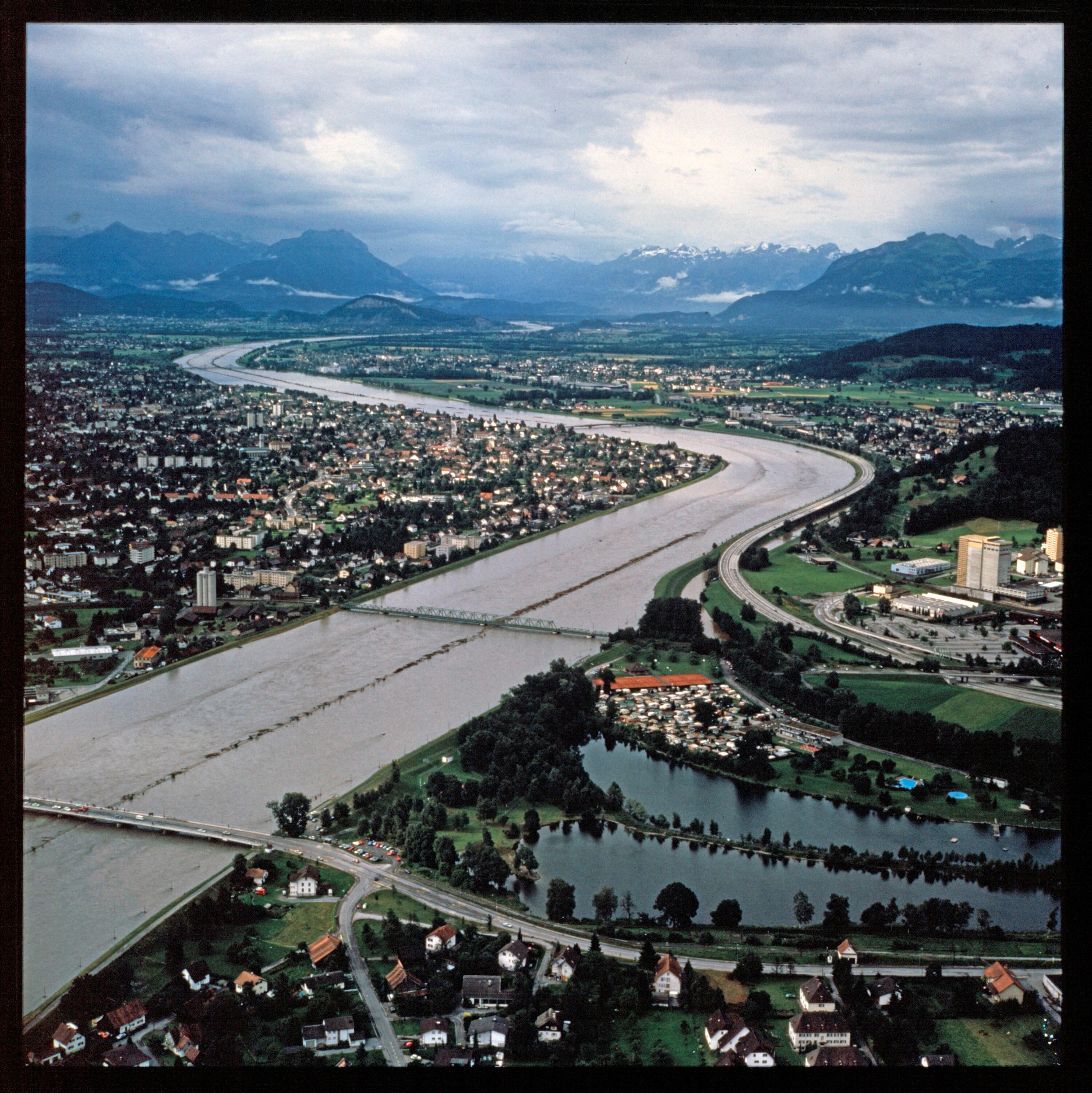 Rheinhochwasser 1987 (Flug, Duplikate)></div>


    <hr>
    <div class=