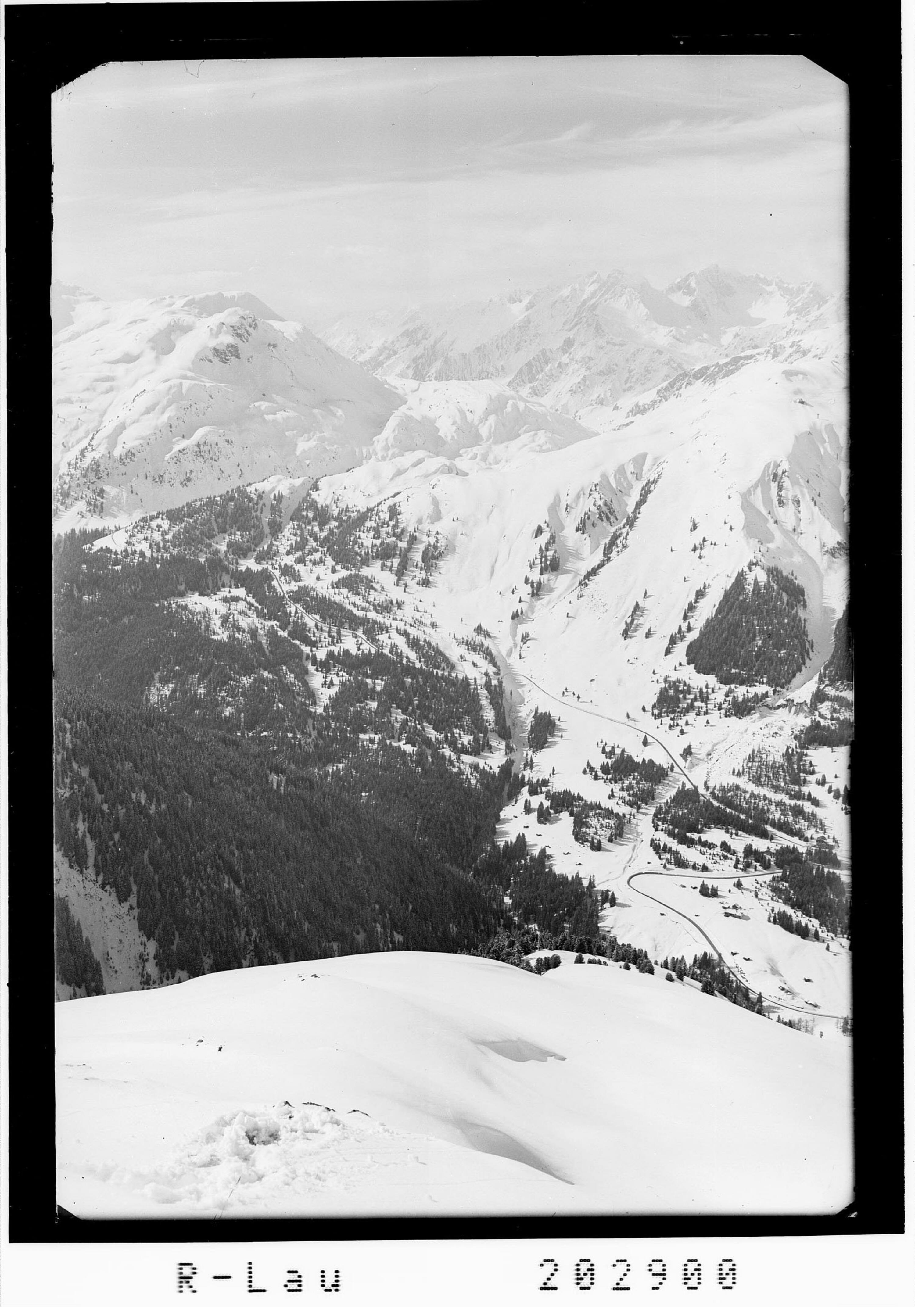 [Blick zum Arlbergpass]></div>


    <hr>
    <div class=