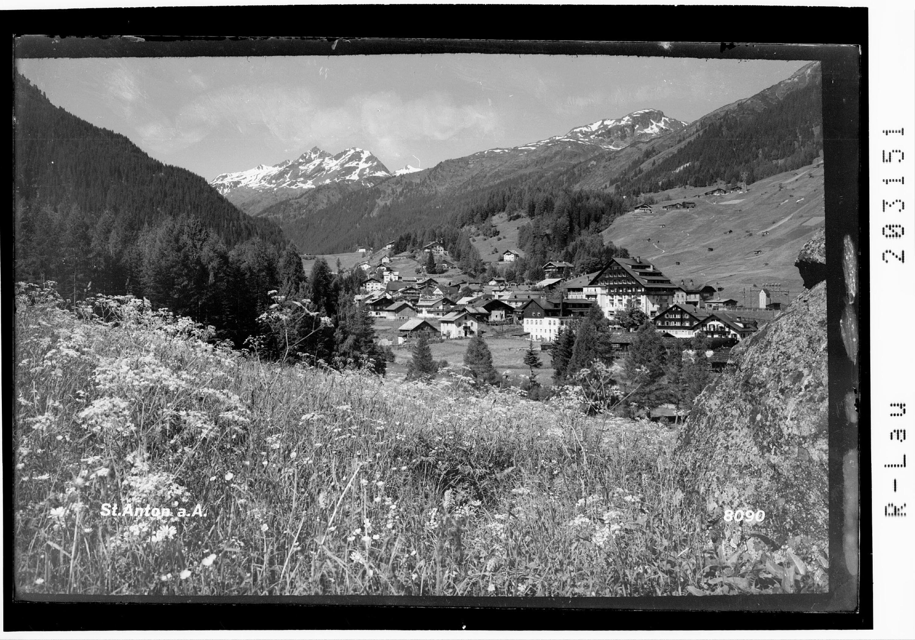 [Aus St.Anton am Arlberg / Blick zum Gstans Kopf und zum Wirt]></div>


    <hr>
    <div class=