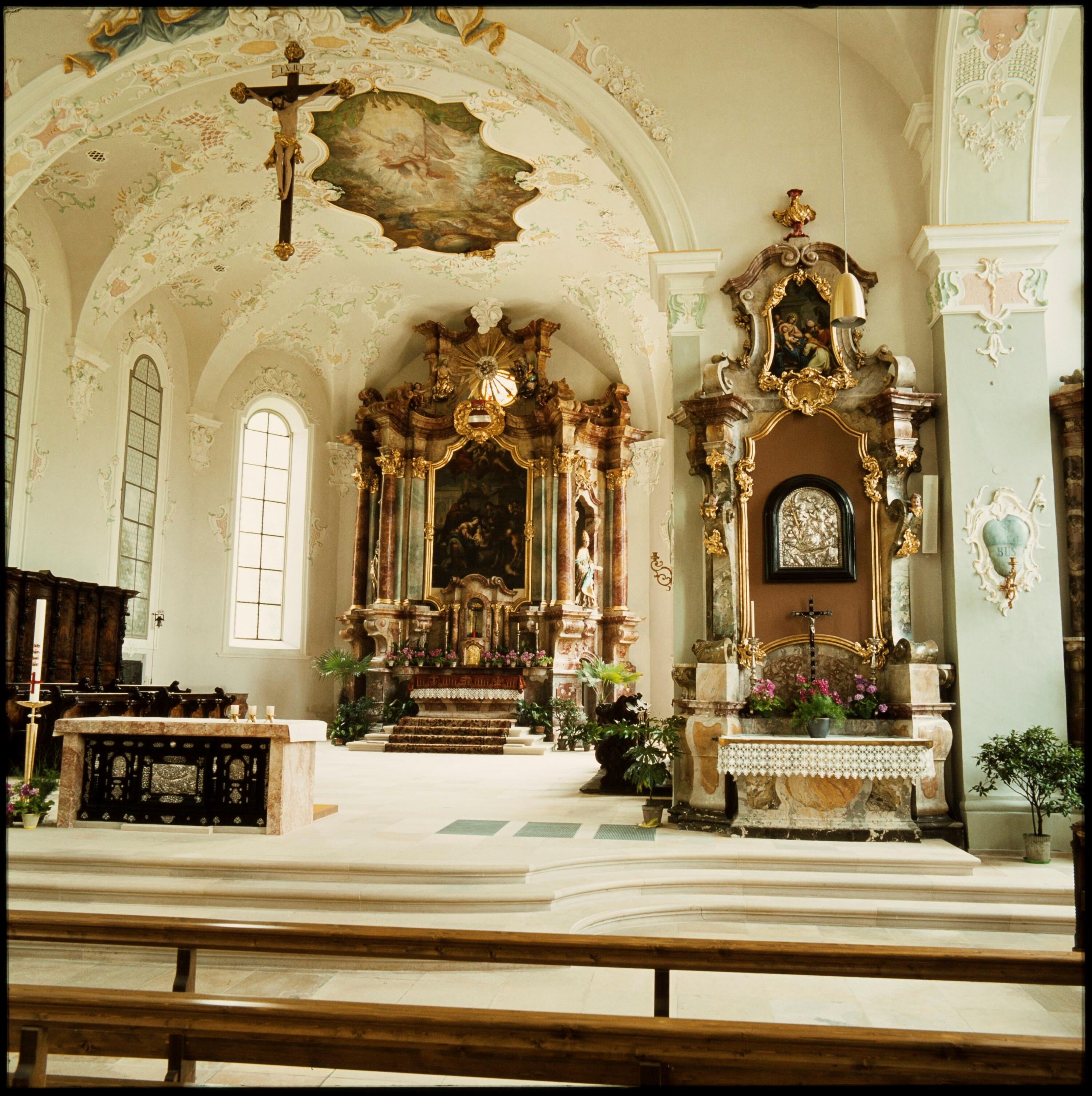Kirche St. Gallus (innen)></div>


    <hr>
    <div class=