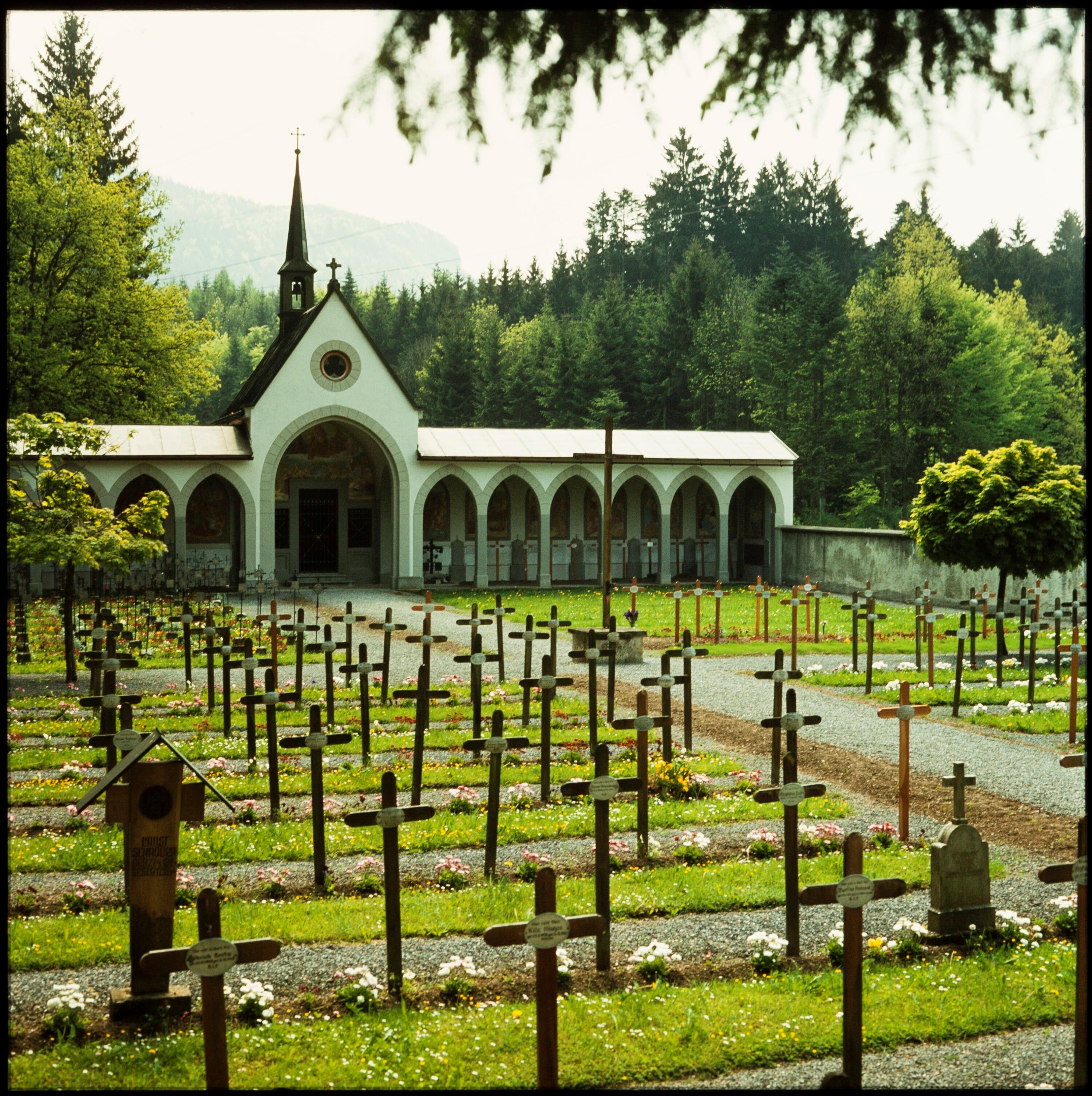 Valduna - Friedhof></div>


    <hr>
    <div class=