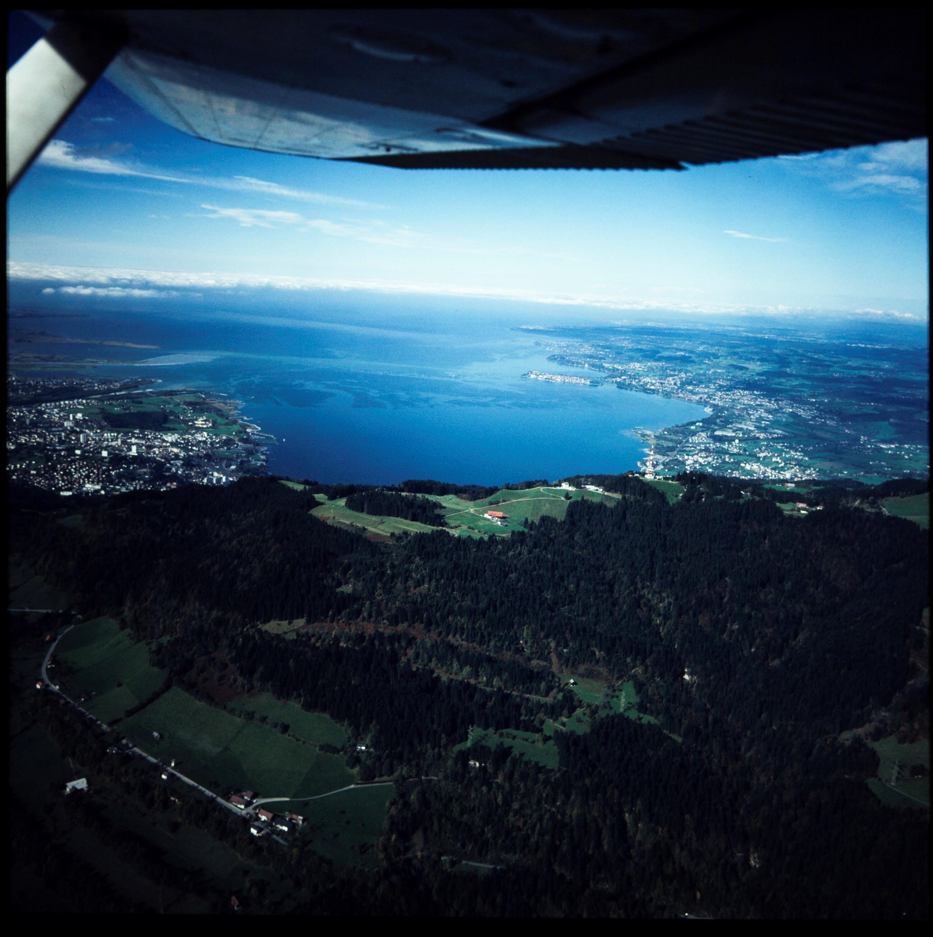 Bodensee - Blick über Pfänder (Flug)></div>


    <hr>
    <div class=