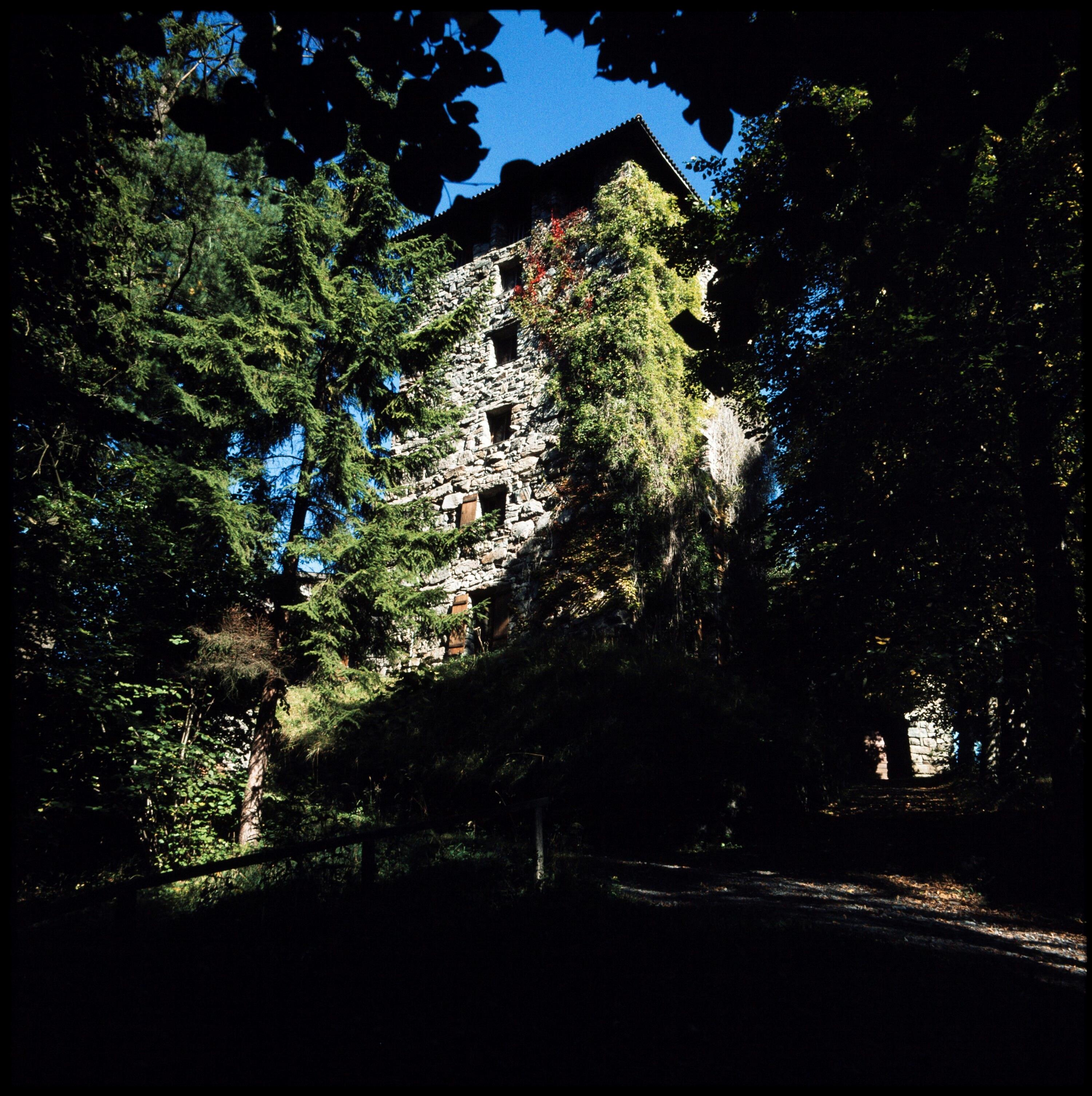 Schloss Rosenegg in Bürs></div>


    <hr>
    <div class=