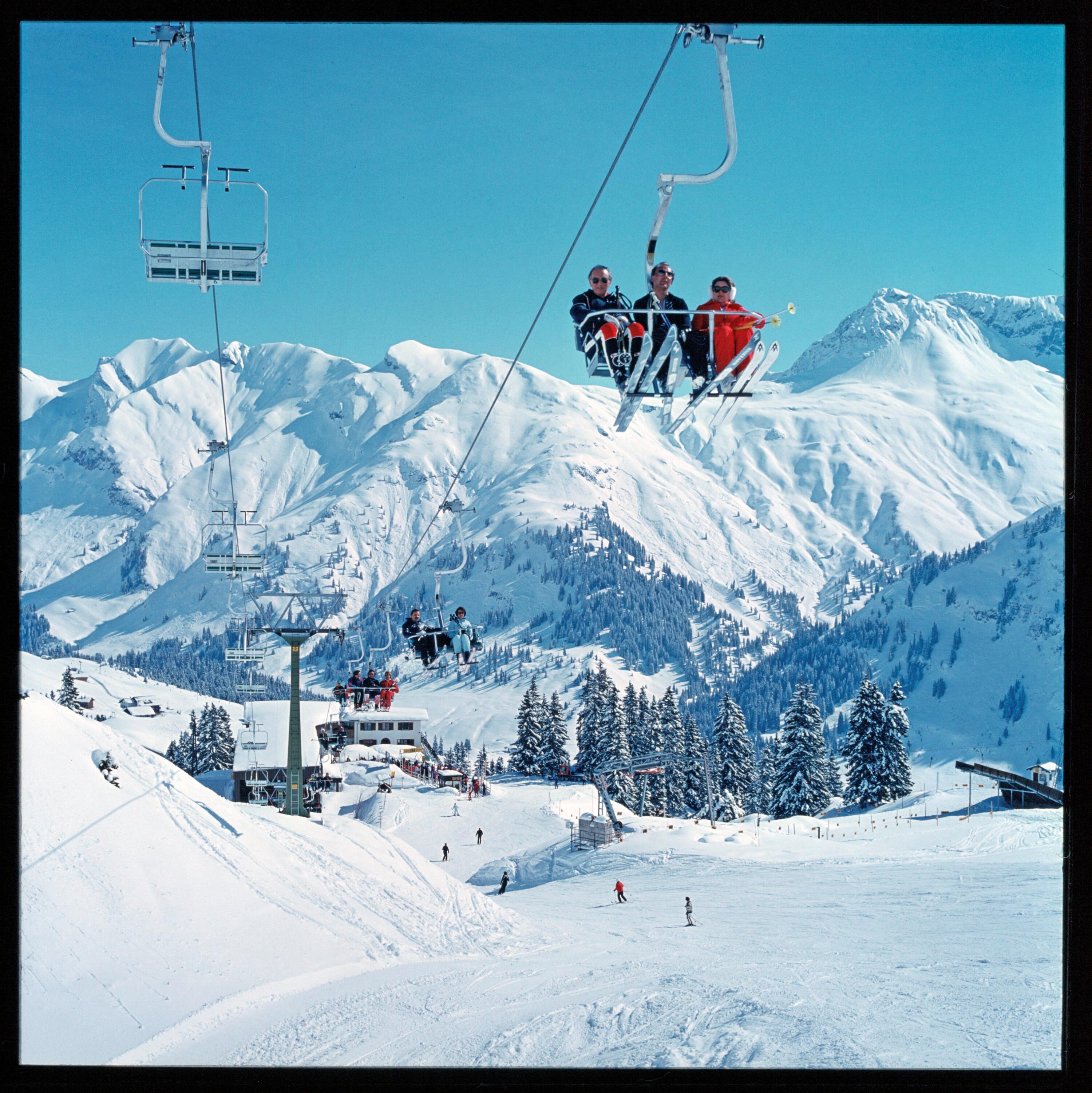Lech am Arlberg - Wintermotive></div>


    <hr>
    <div class=