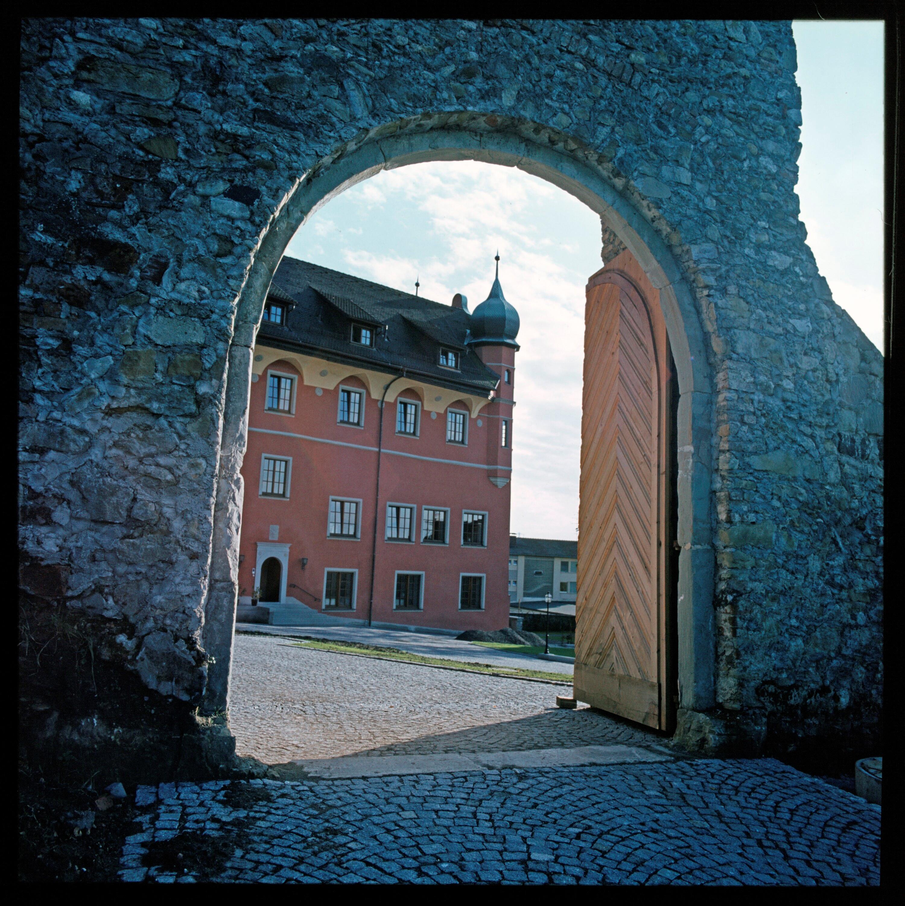 Schloss Hofen - aussen></div>


    <hr>
    <div class=