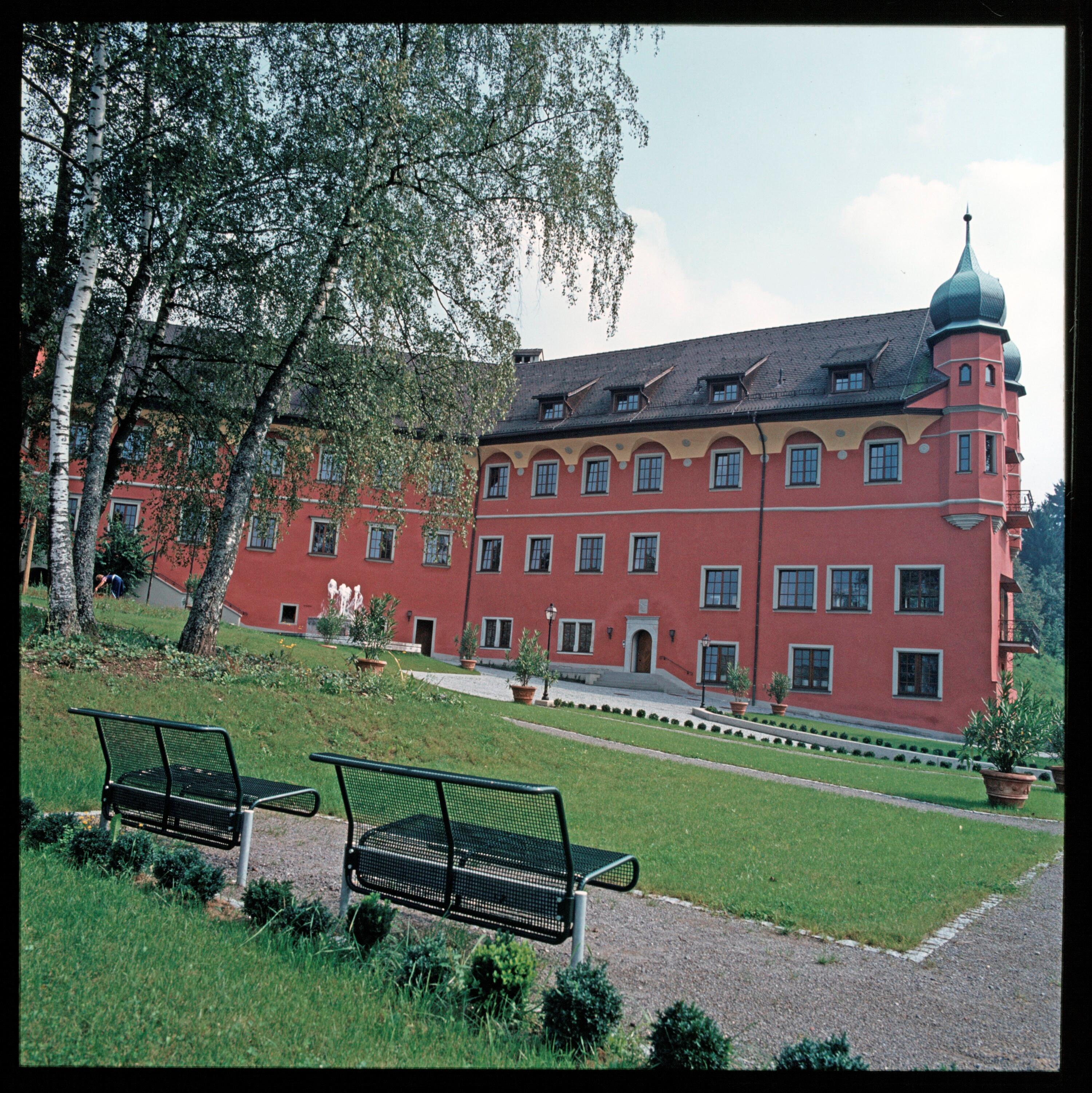 Schloss Hofen - aussen></div>


    <hr>
    <div class=