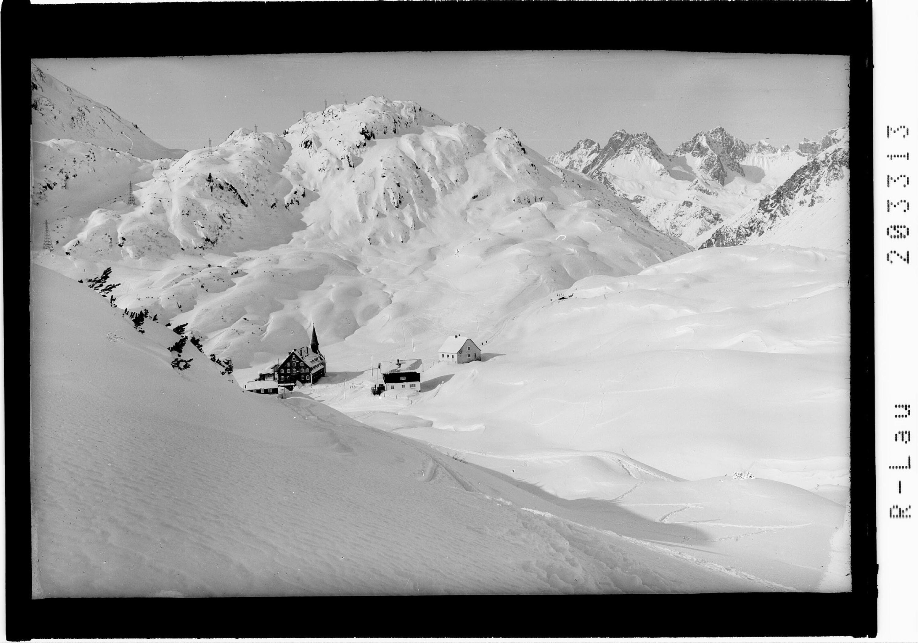 [St.Christoph am Arlberg 1800 m gegen Grubenspitzen und Grätligratspitzen]></div>


    <hr>
    <div class=