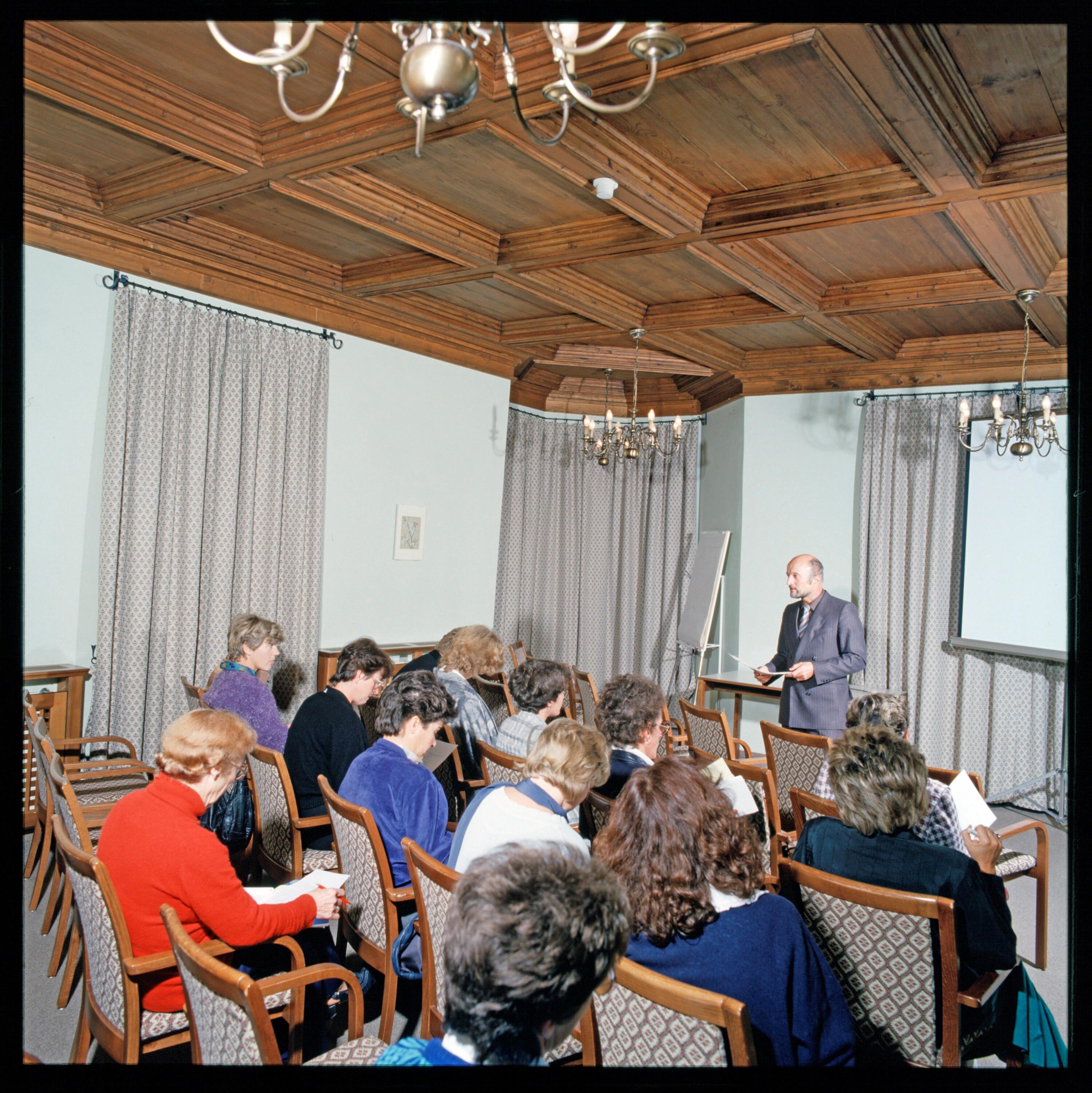 Schloss Hofen - Seminar></div>


    <hr>
    <div class=
