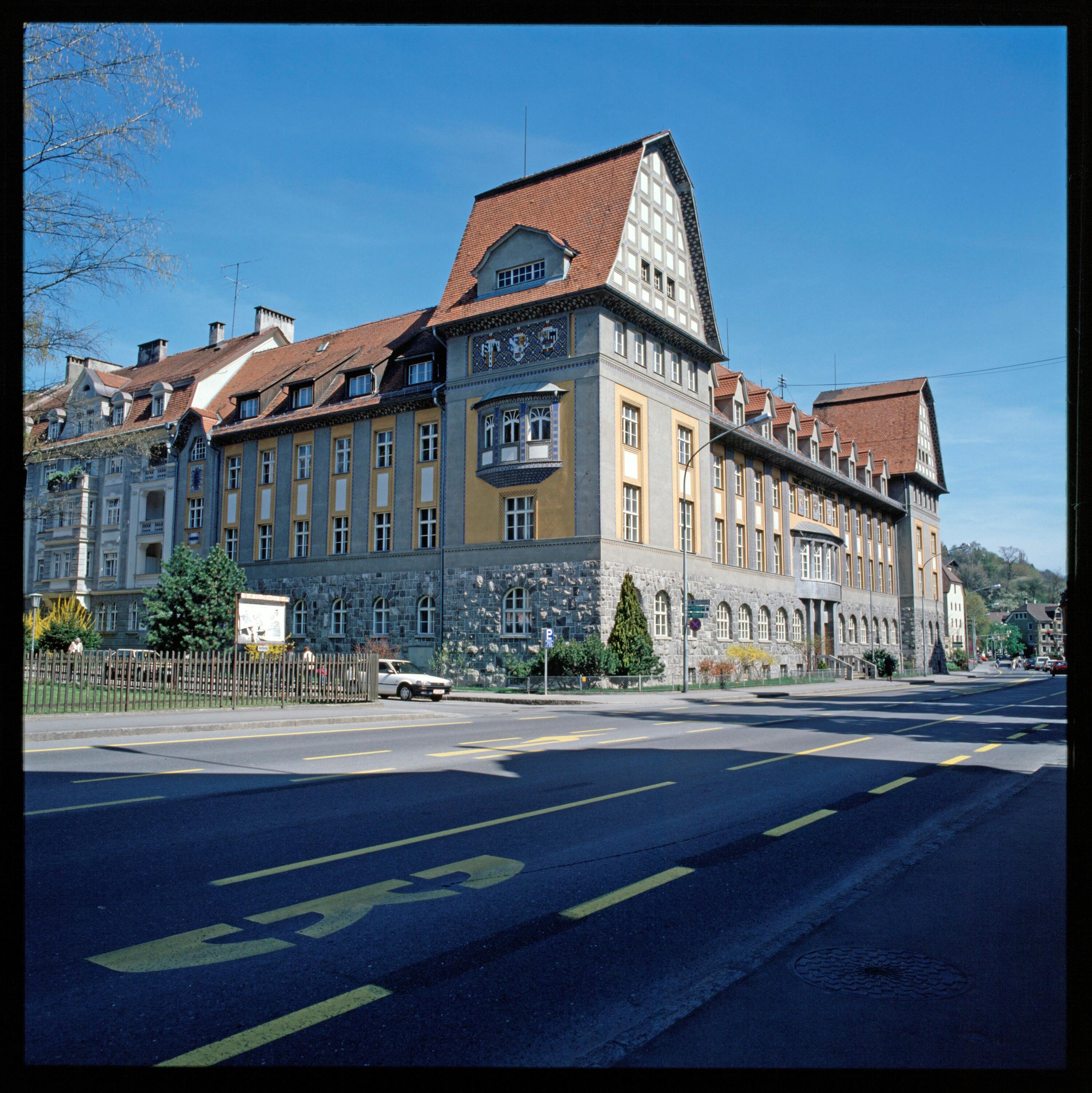 Landesfinanzdirektion in Feldkirch></div>


    <hr>
    <div class=