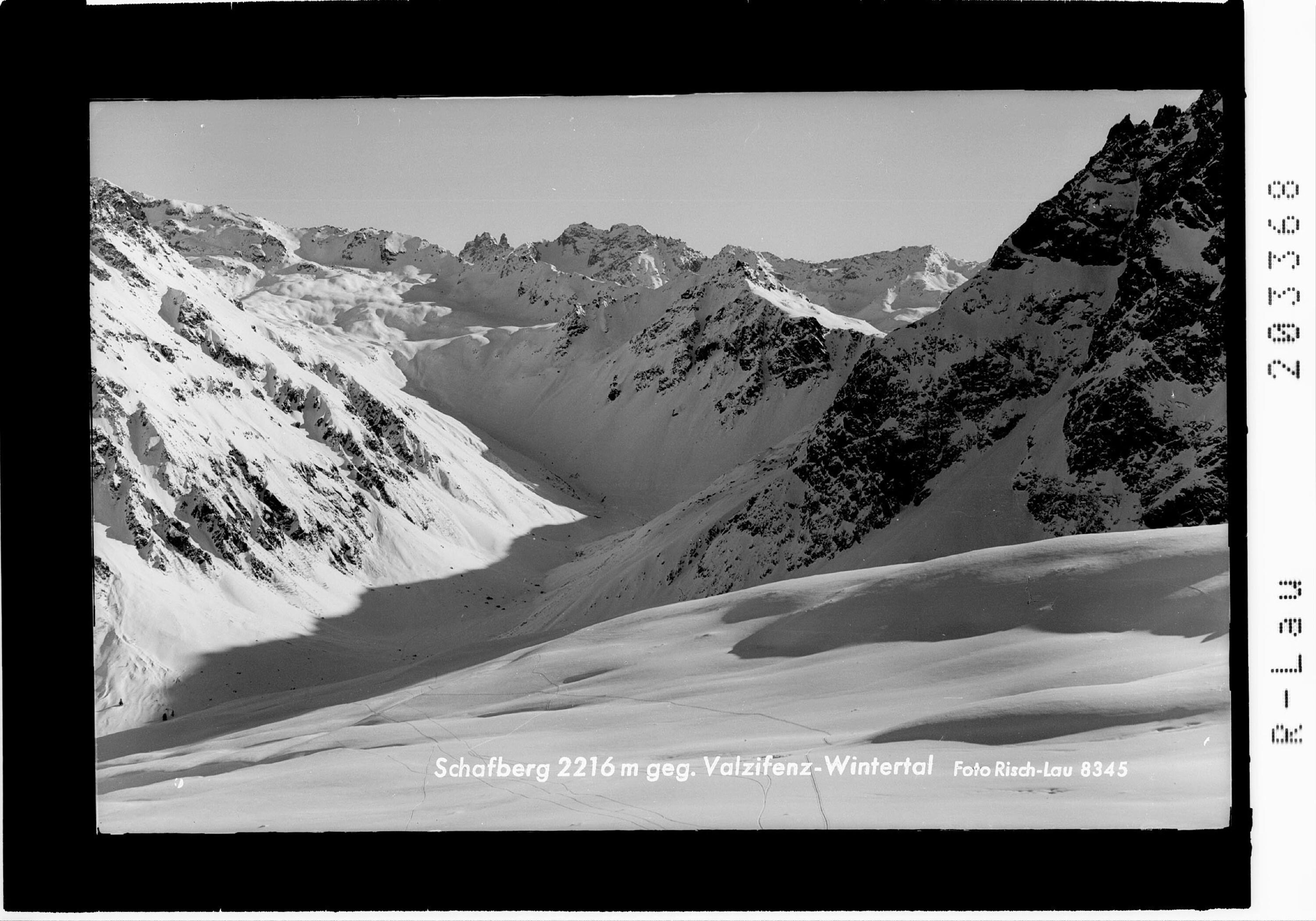 Schafberg 2216 m gegen Valzifenz - Wintertal></div>


    <hr>
    <div class=