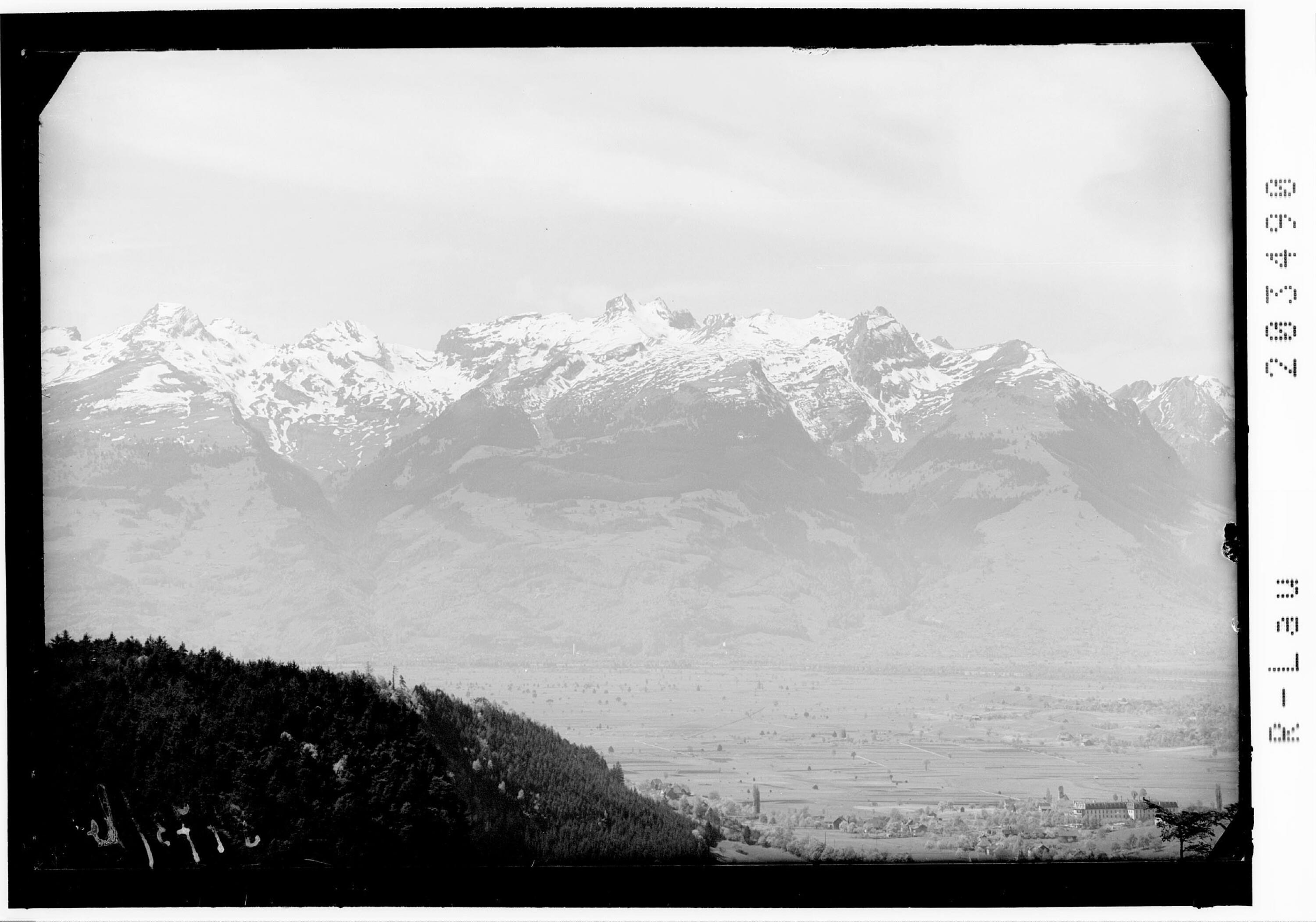 [Blick in die Balfrieser Berge]></div>


    <hr>
    <div class=