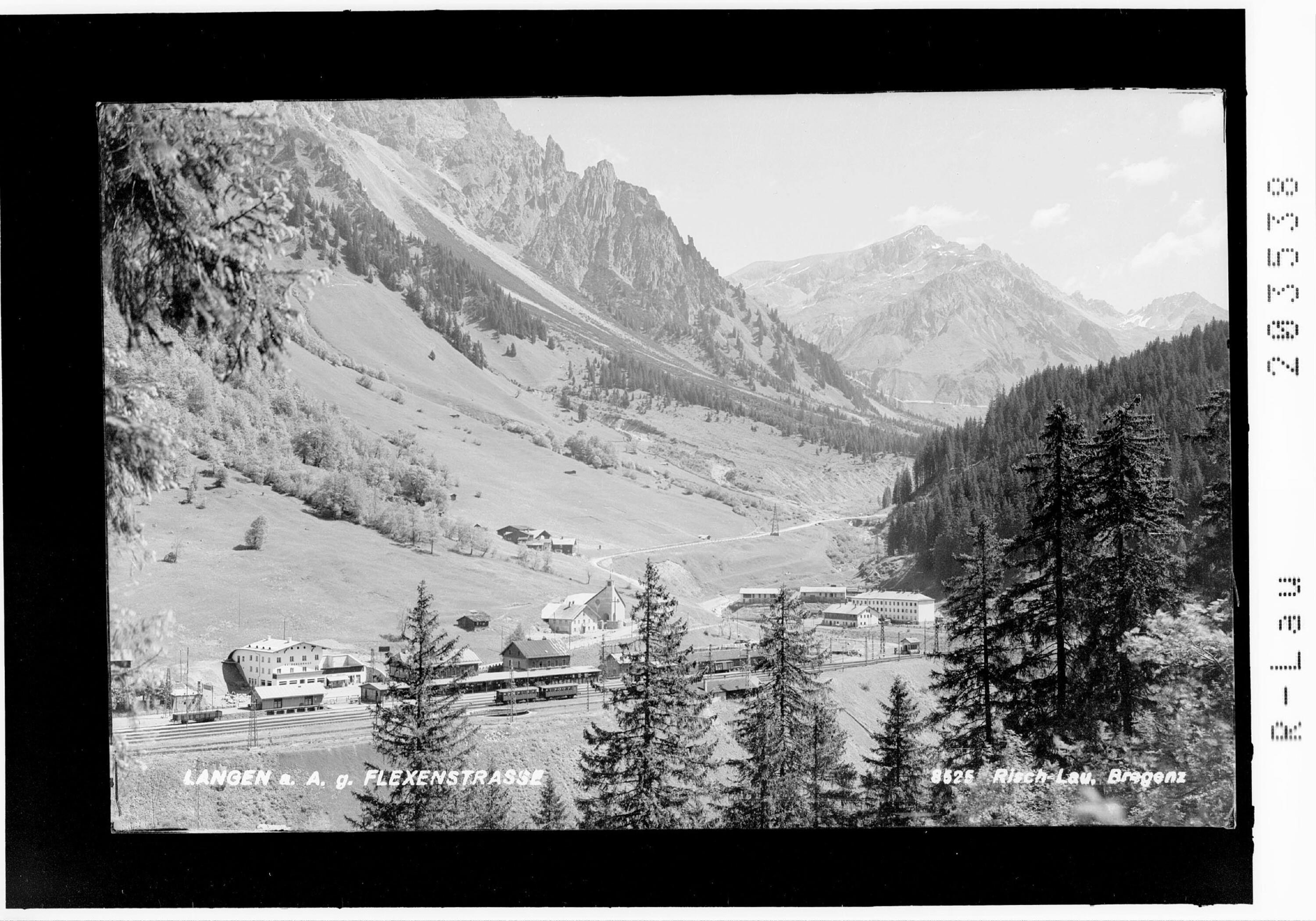 Langen am Arlberg gegen Flexenstrasse></div>


    <hr>
    <div class=