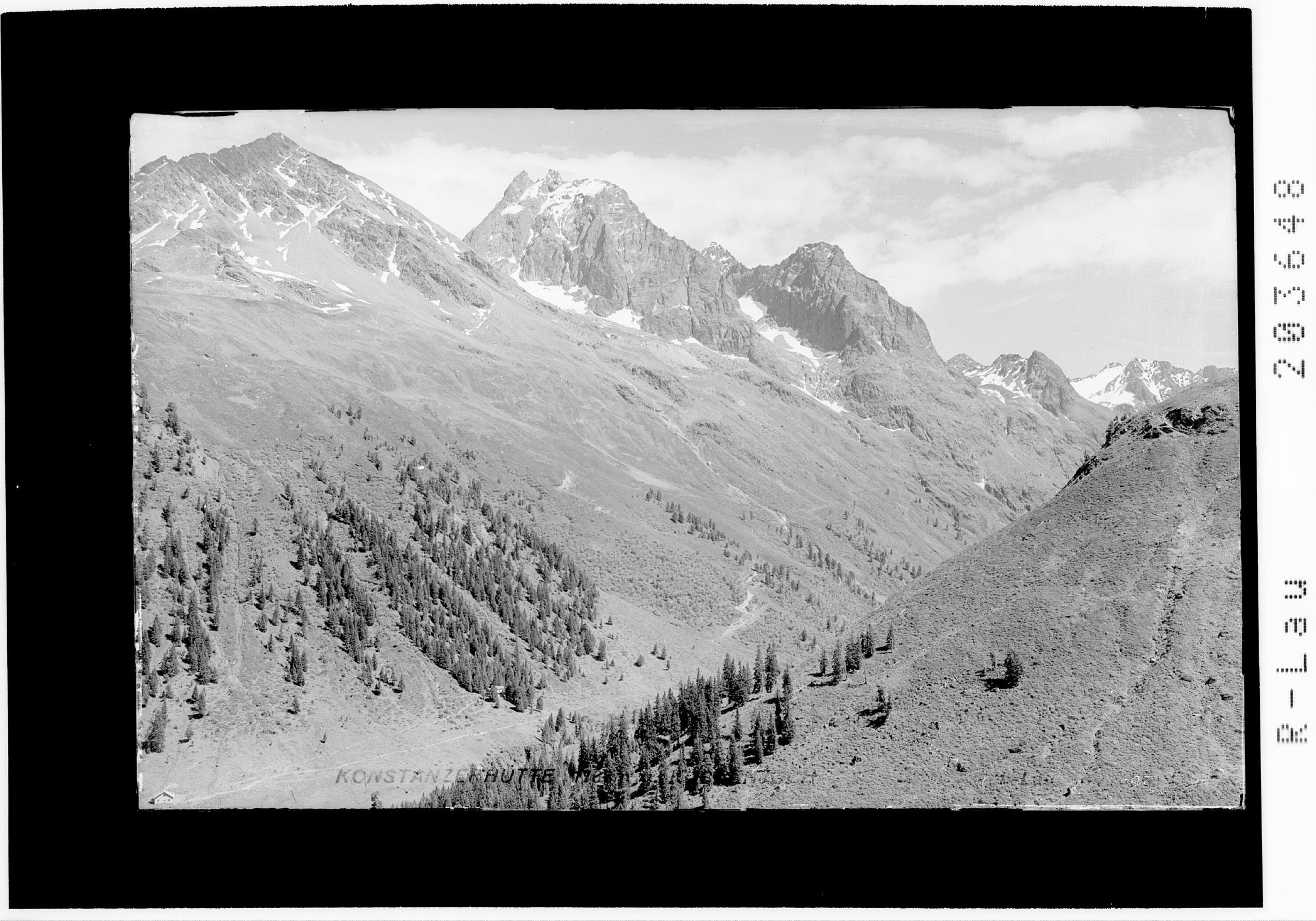 Konstanzerhütte gegen Kuchenjoch></div>


    <hr>
    <div class=