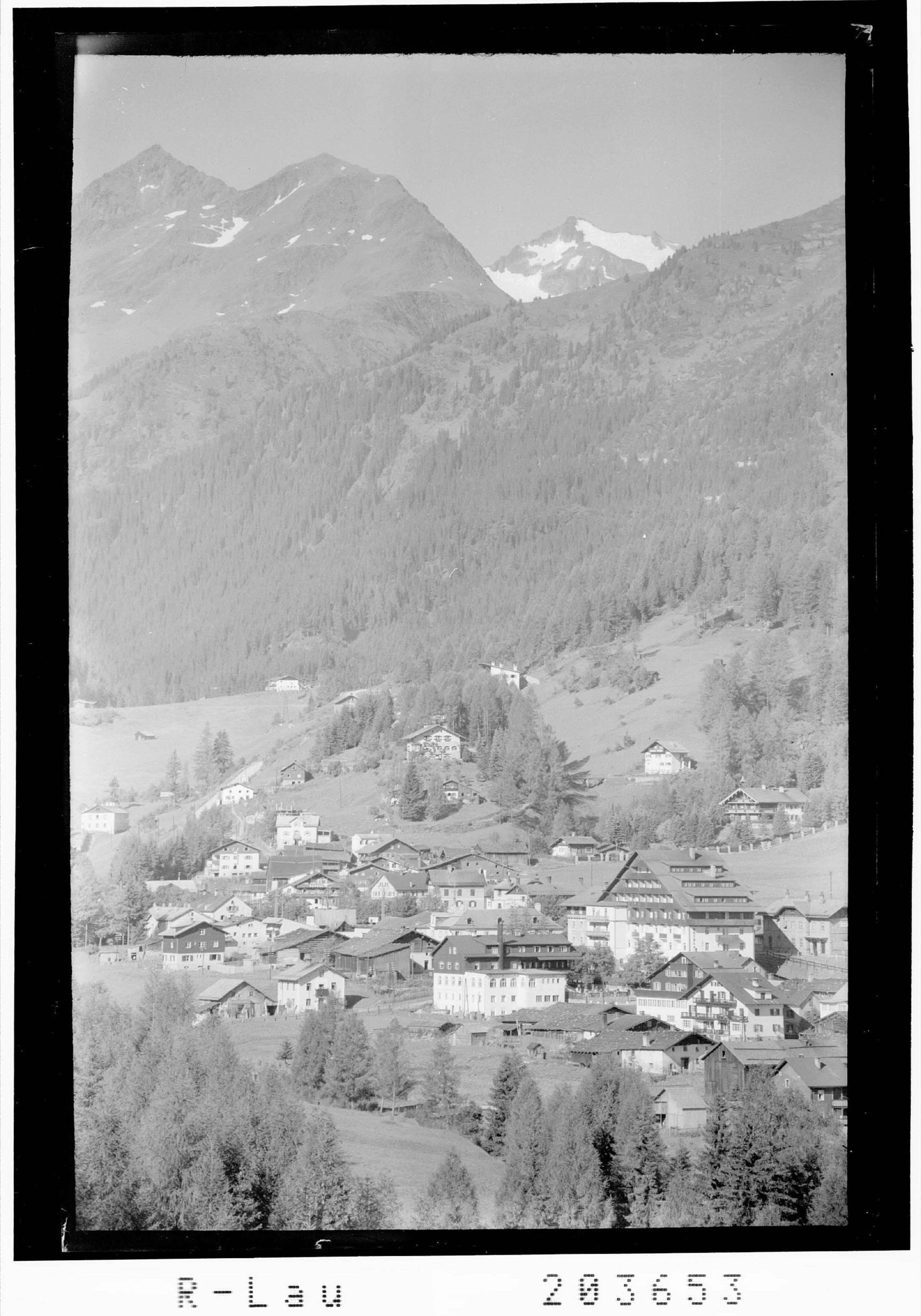 [St.Anton am Arlberg / Hotel Post gegen Kaltenberg]></div>


    <hr>
    <div class=