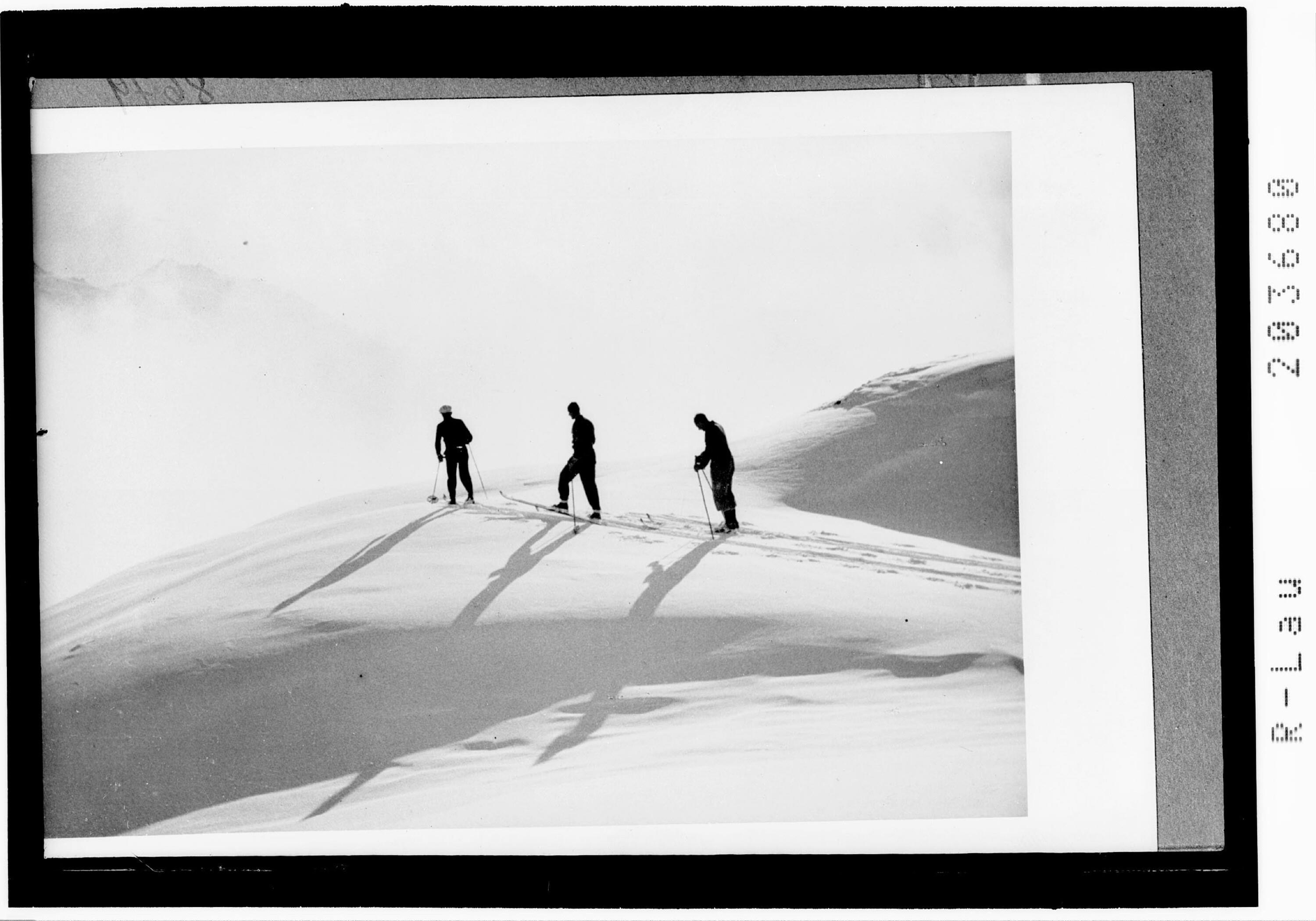 [Skitour am Arlberg]></div>


    <hr>
    <div class=
