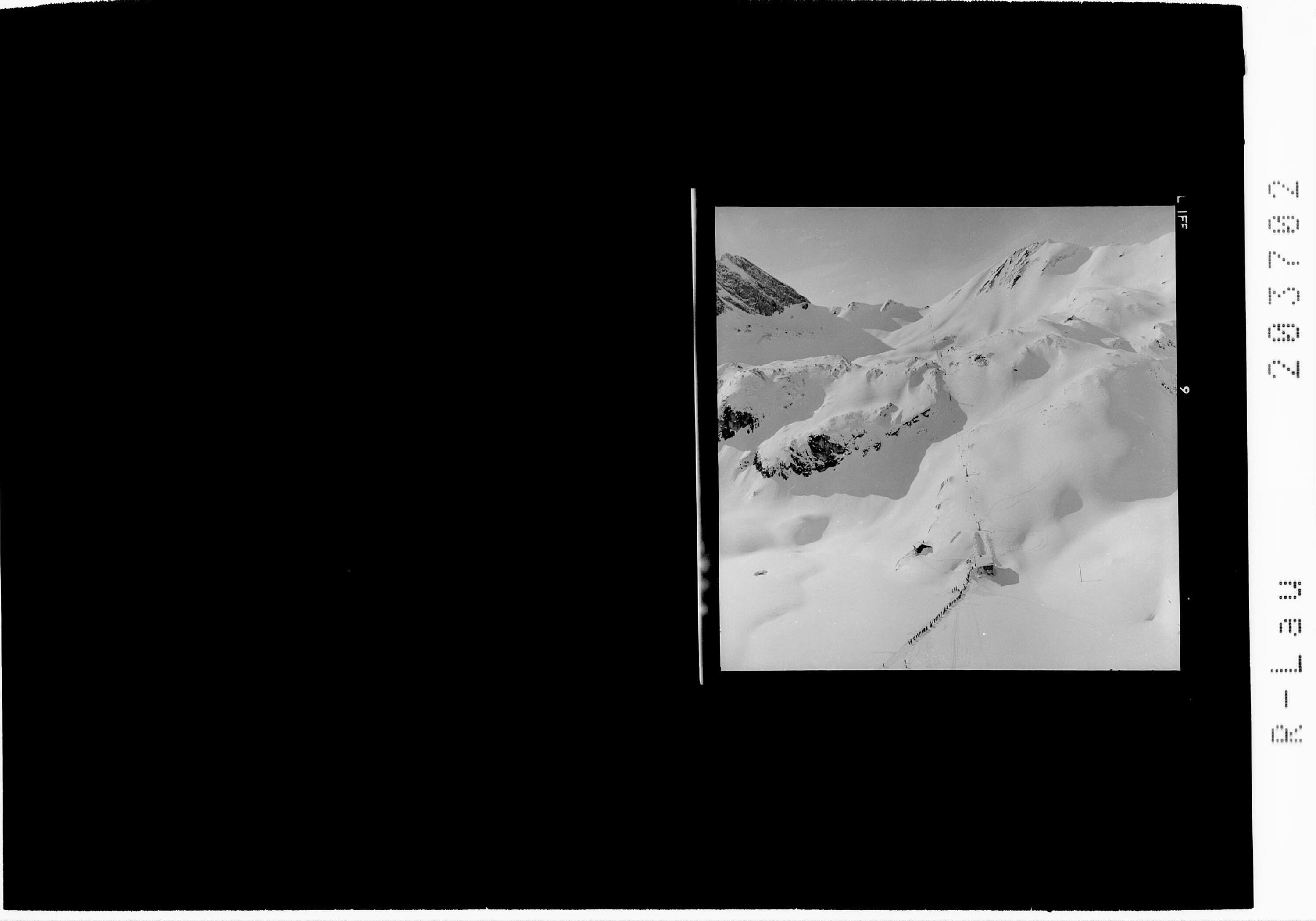 Zürs am Arlberg / Sessellift Madlochjoch 2549 m></div>


    <hr>
    <div class=