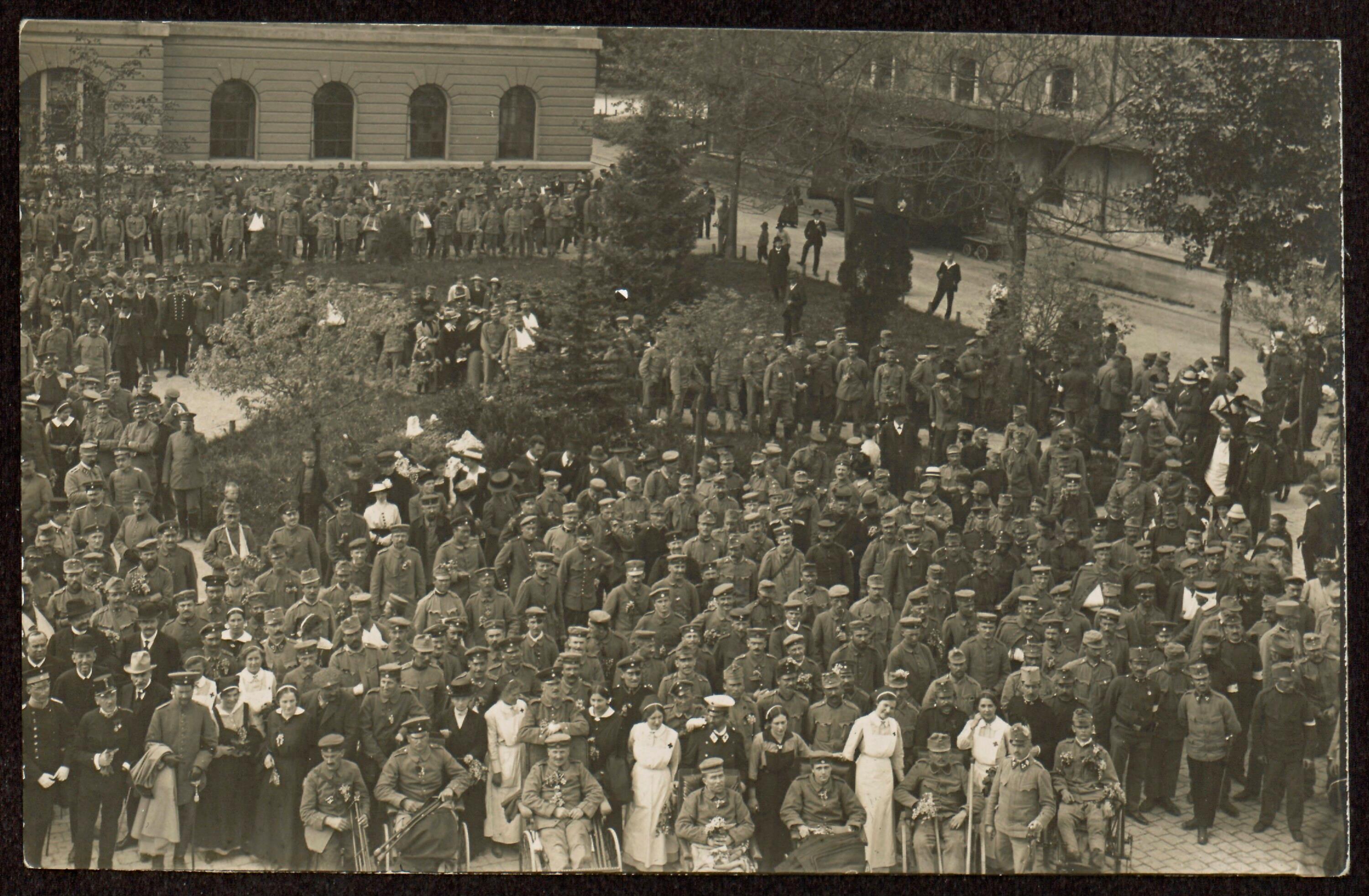 [Erinnerung an den Besuch Deutscher Verwundeten am 11. Mai 1915 in Bregenz]></div>


    <hr>
    <div class=