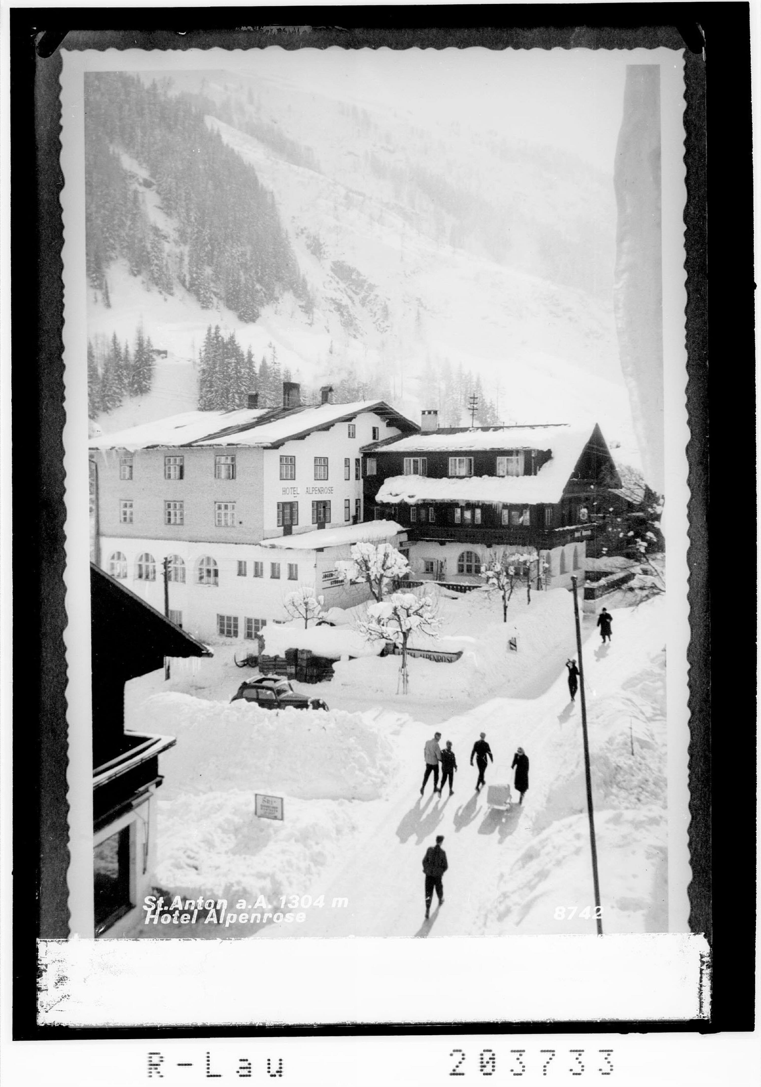 St.Anton am Arlberg 1304 m Hotel Alpenrose></div>


    <hr>
    <div class=