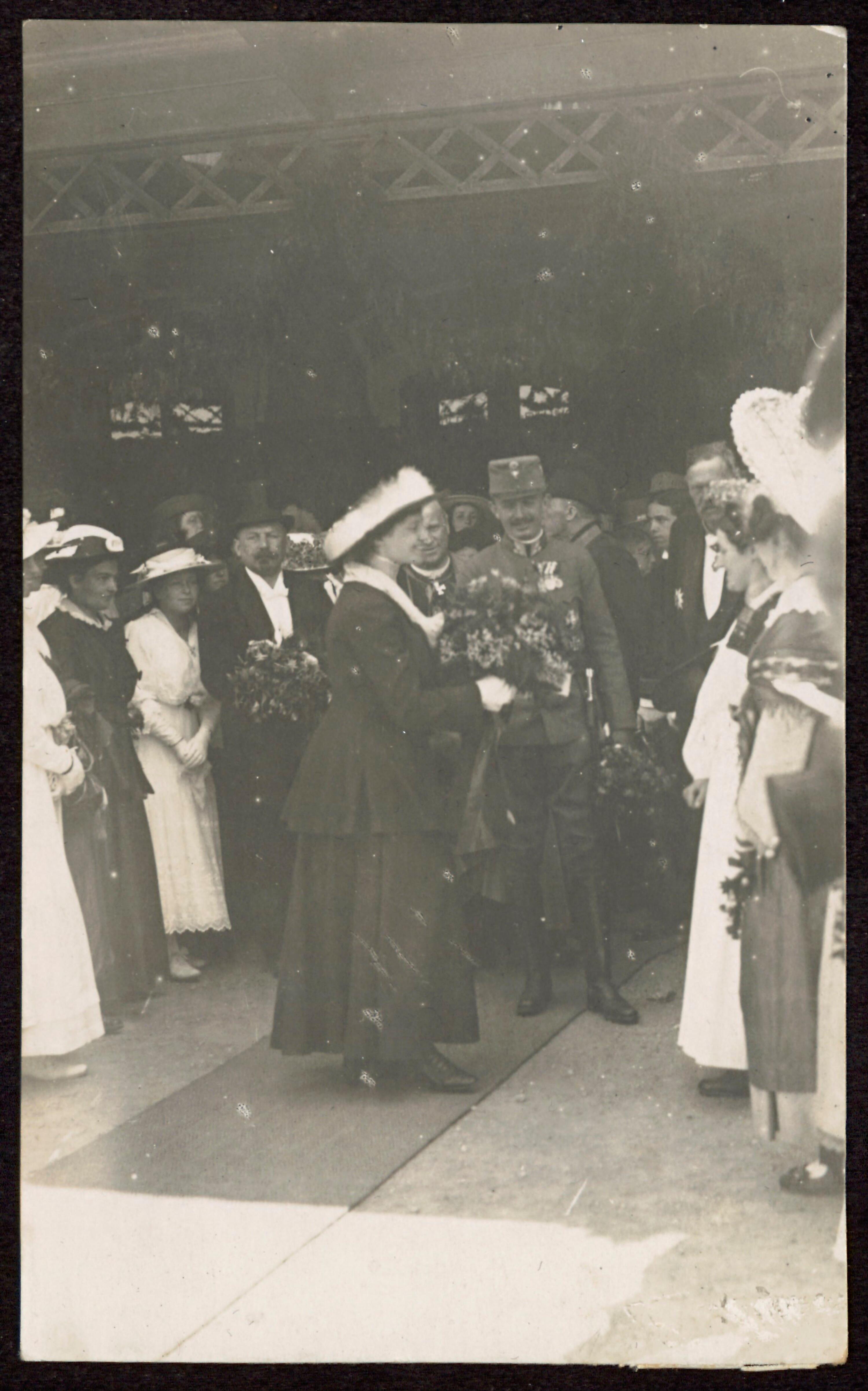 [Kaiser Karl I. und Kaiserin Zita am 5. Juni 1917 zu Besuch in Bregenz]></div>


    <hr>
    <div class=