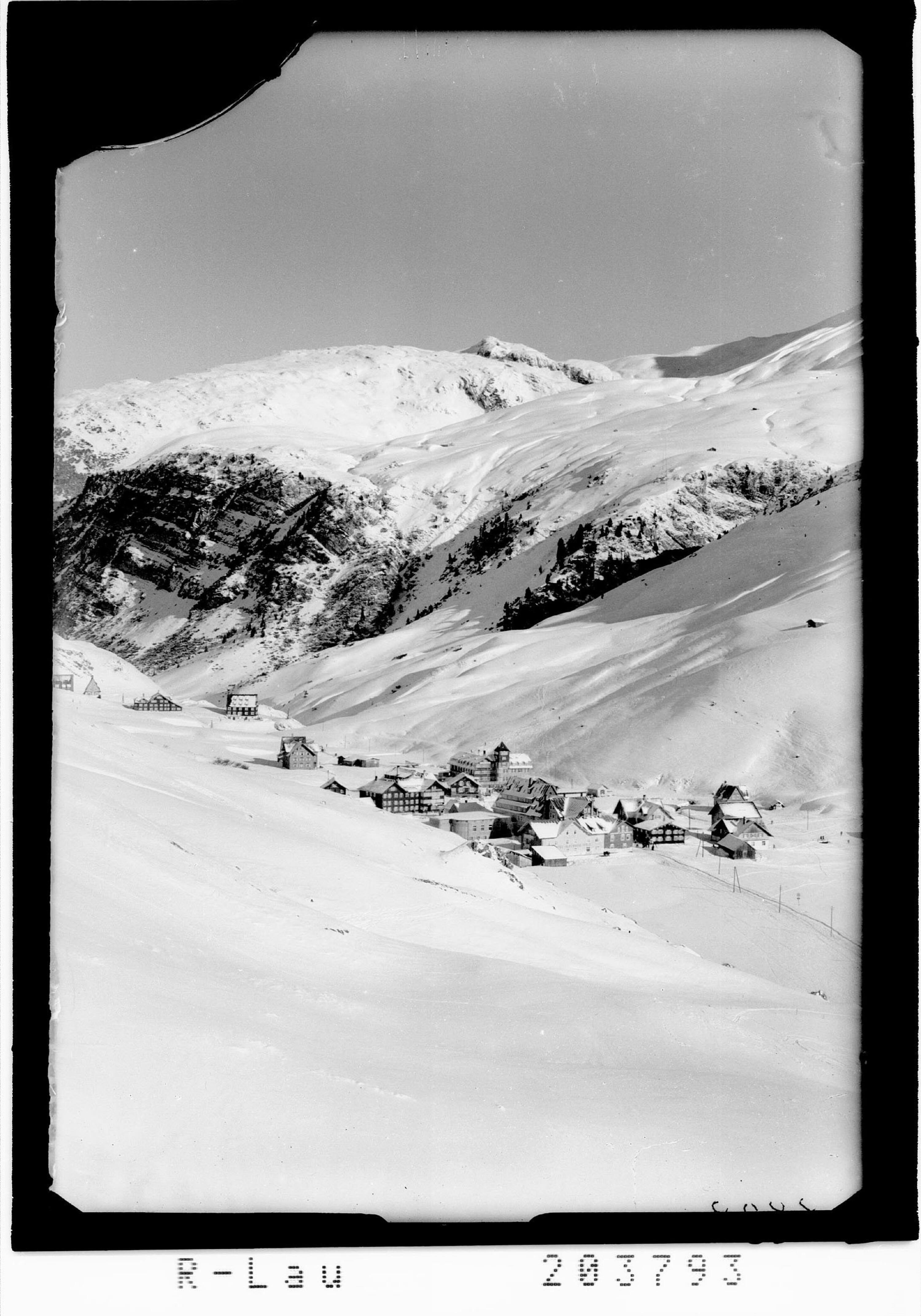 [Zürs am Arlberg]></div>


    <hr>
    <div class=