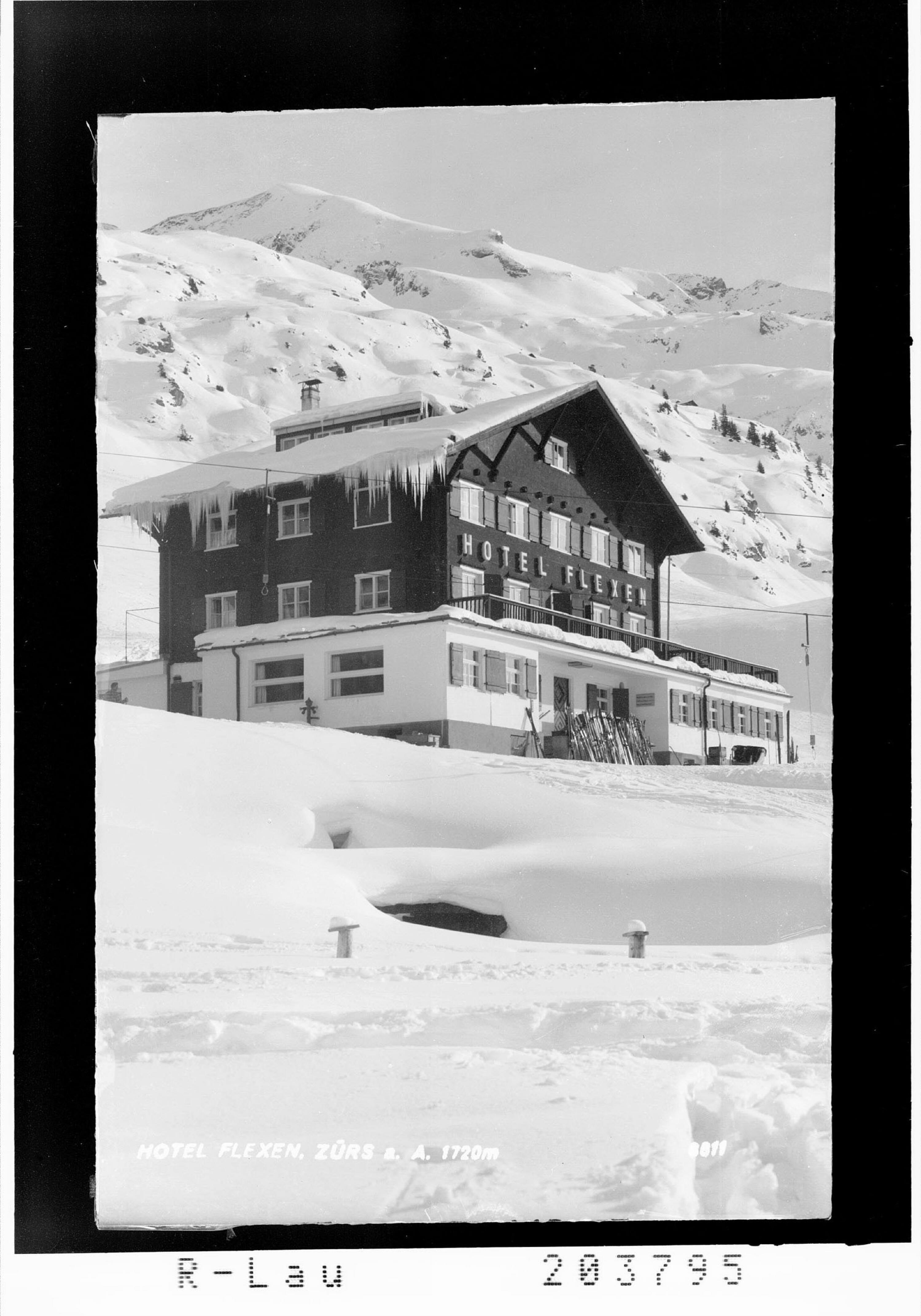 Hotel Flexen / Zürs am Arlberg 1720 m></div>


    <hr>
    <div class=