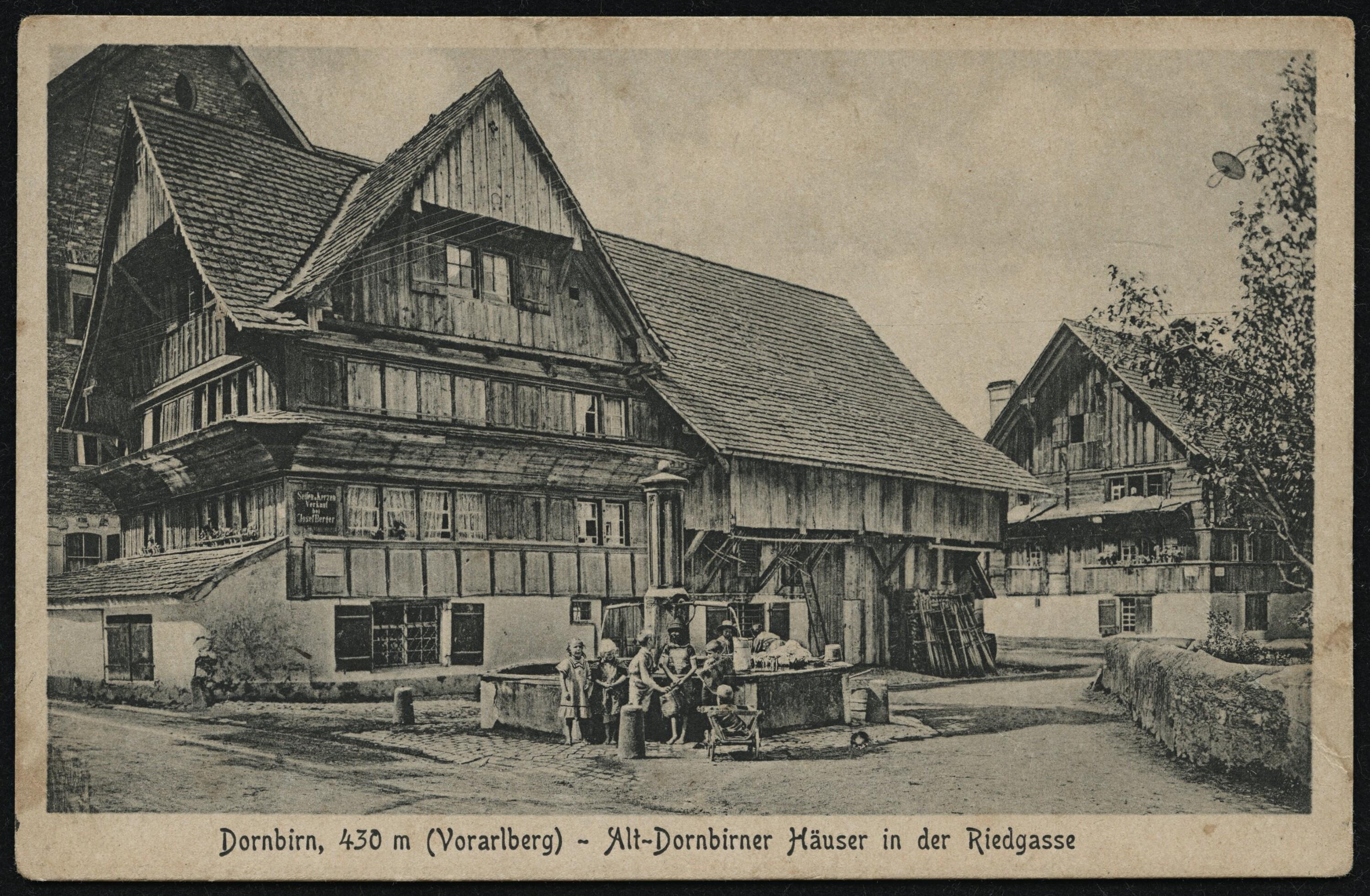 Dornbirn, 430 m (Vorarlberg) - Alt-Dornbirner Häuser in der Riedgasse></div>


    <hr>
    <div class=