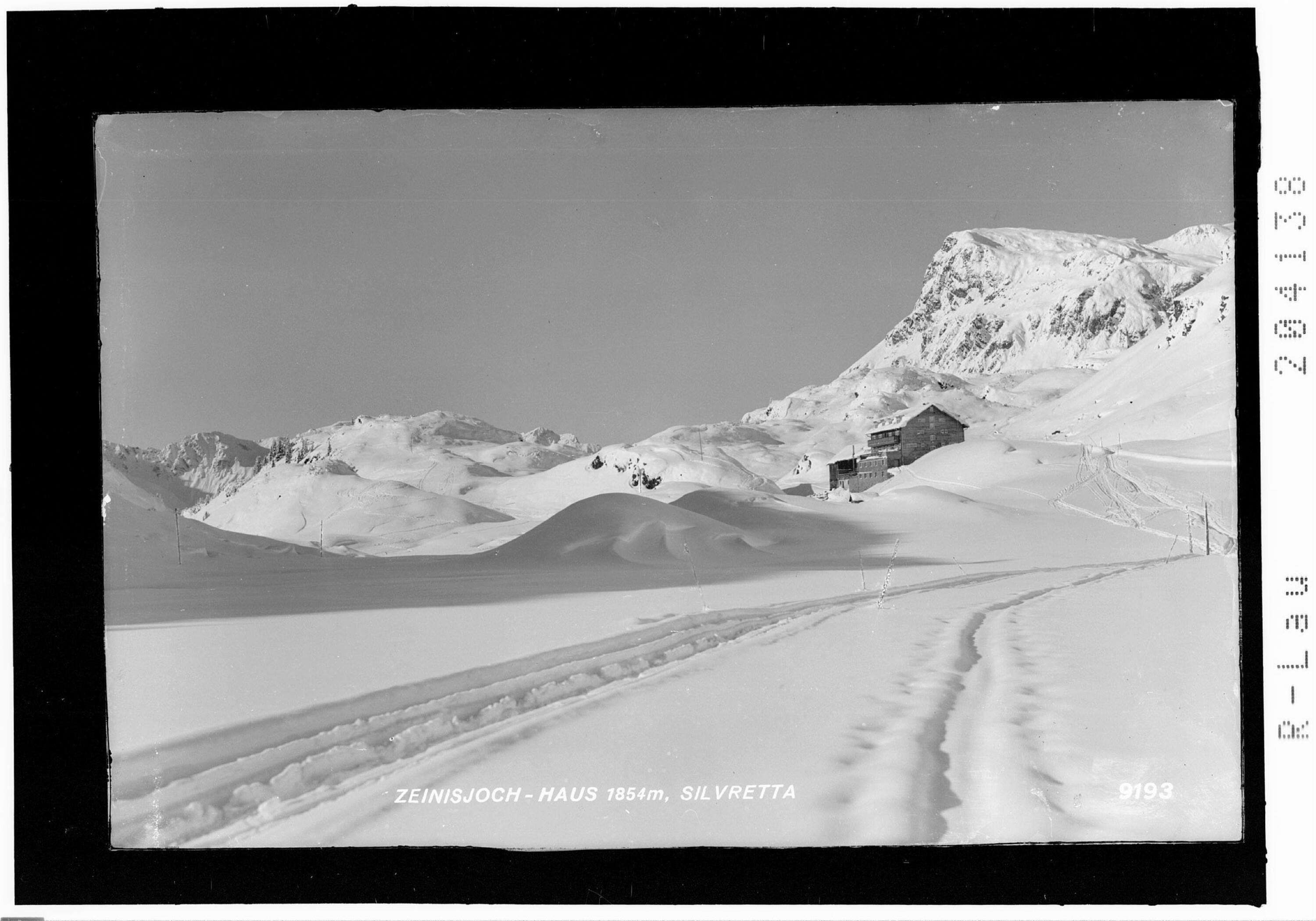 Zeinisjoch Haus 1854 m / Silvretta></div>


    <hr>
    <div class=