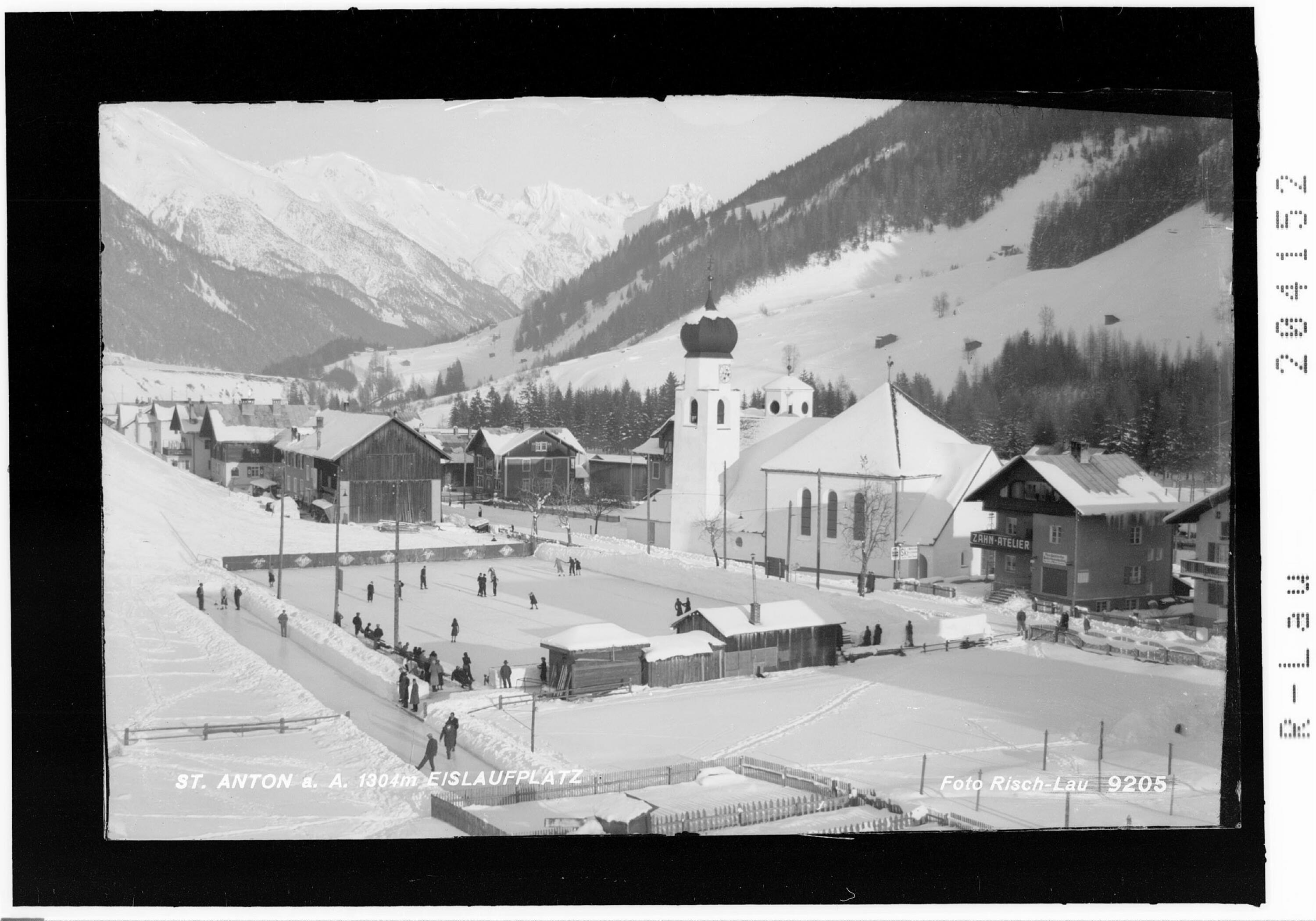 St.Anton am Arlberg 1304 m / Eislaufplatz></div>


    <hr>
    <div class=