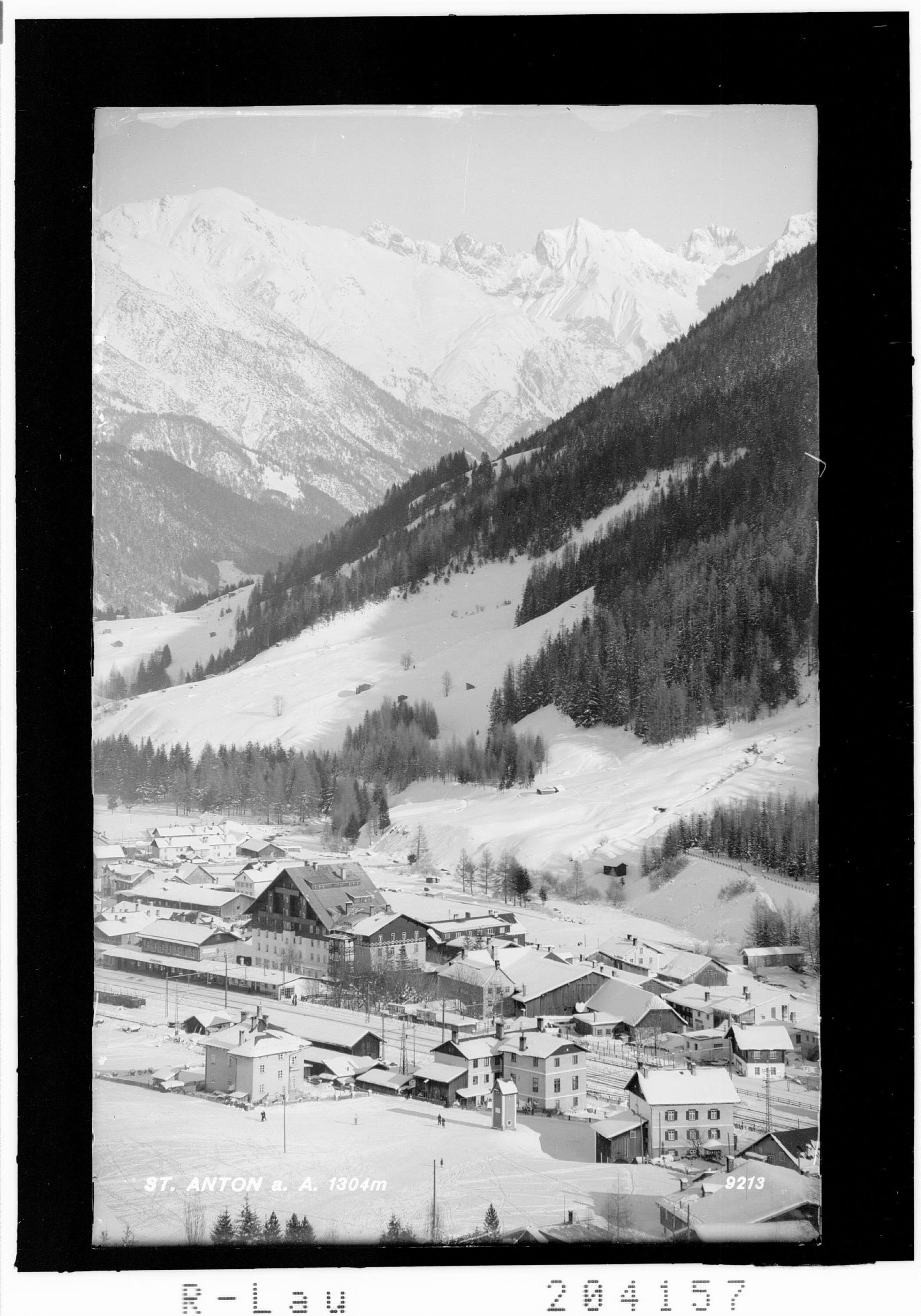 St.Anton am Arlberg 1304 m></div>


    <hr>
    <div class=