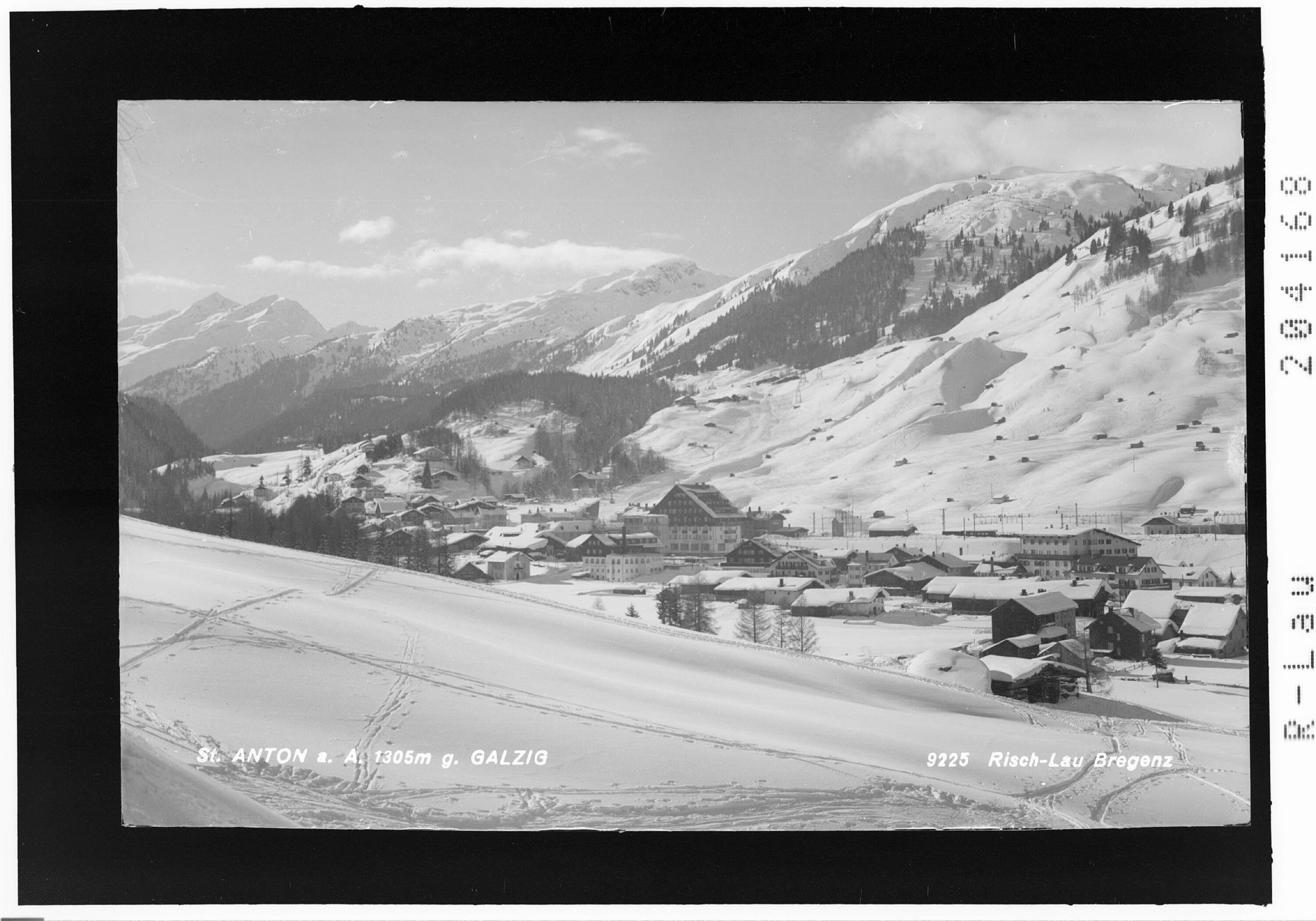 St.Anton am Arlberg 1305 m gegen Galzig></div>


    <hr>
    <div class=