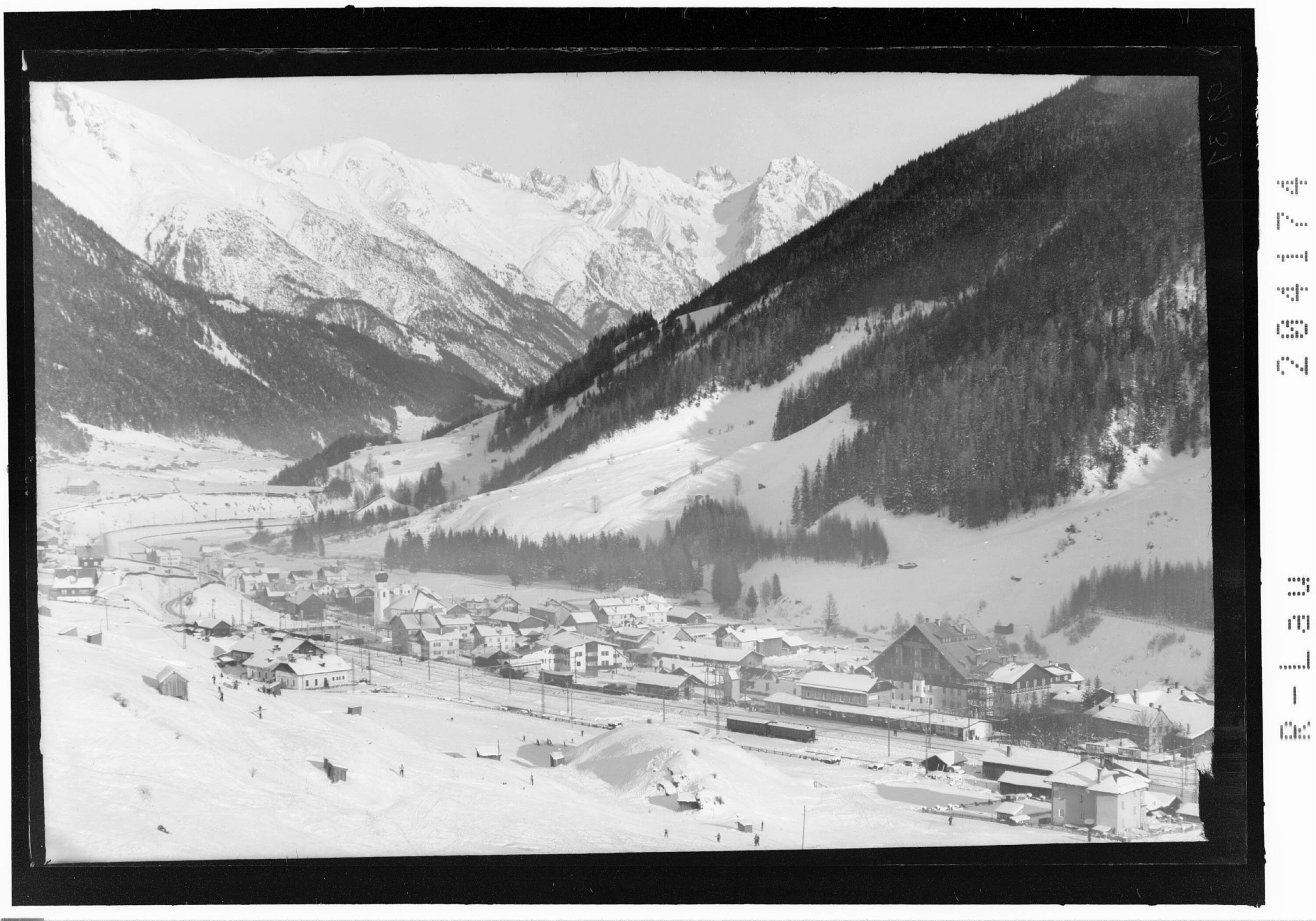 [St.Anton am Arlberg gegen Parseier Spitze]></div>


    <hr>
    <div class=