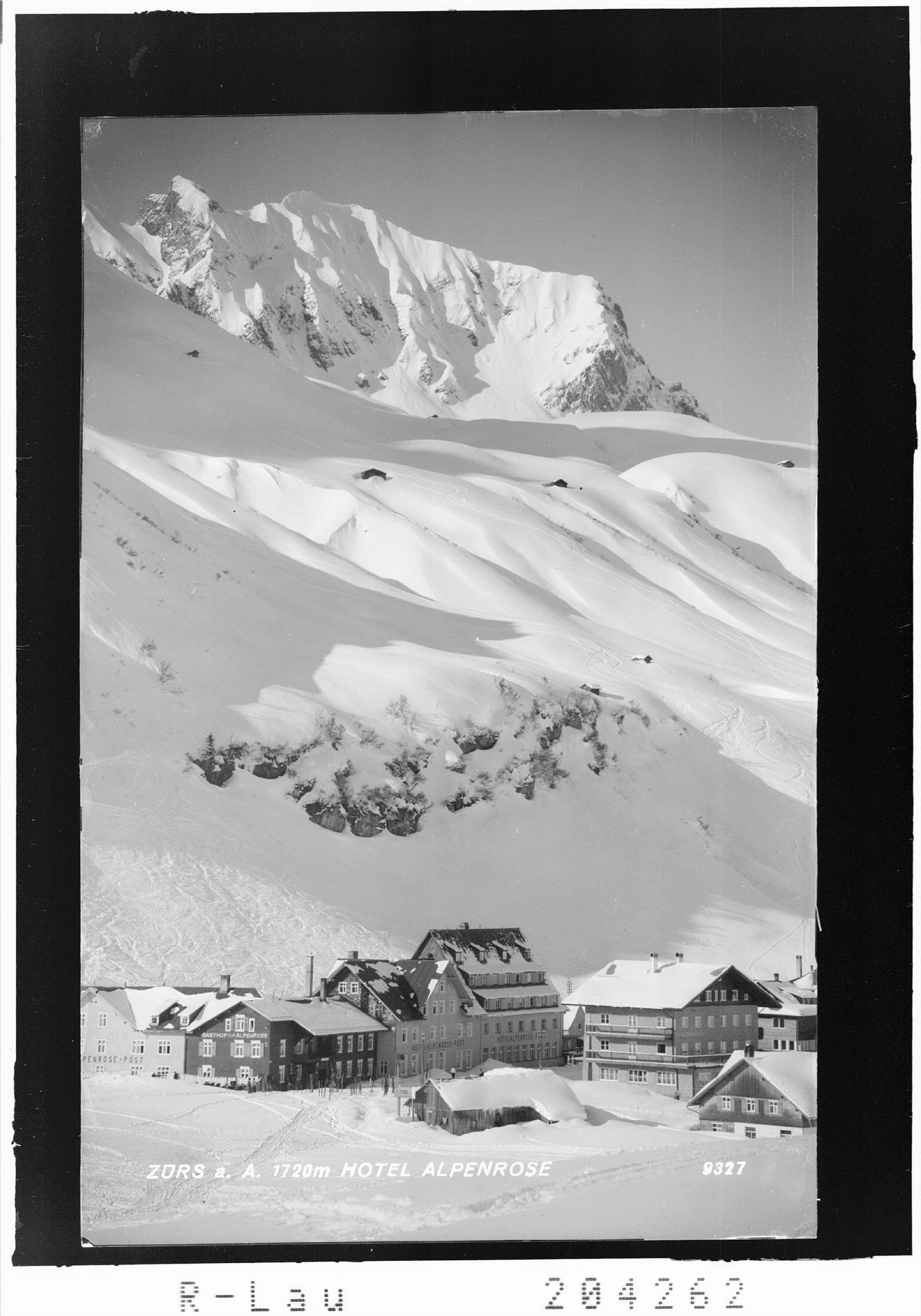 Zürs am Arlberg 1720 m / Hotel Alpenrose></div>


    <hr>
    <div class=