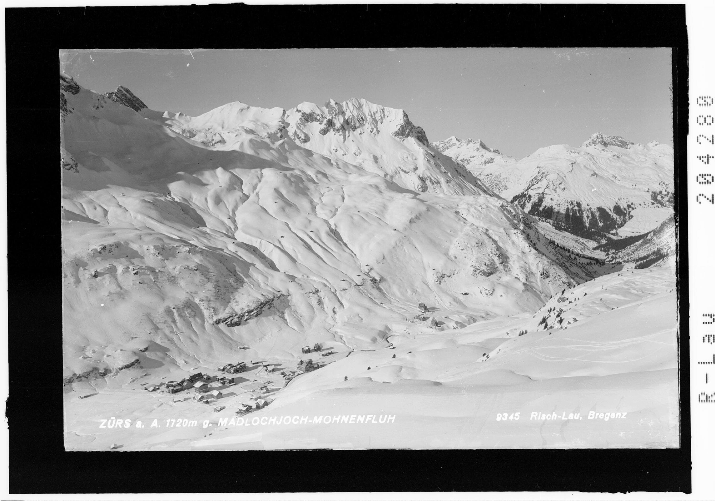 Zürs am Arlberg 1720 m gegen Mahdlochjoch - Mohnenfluh></div>


    <hr>
    <div class=