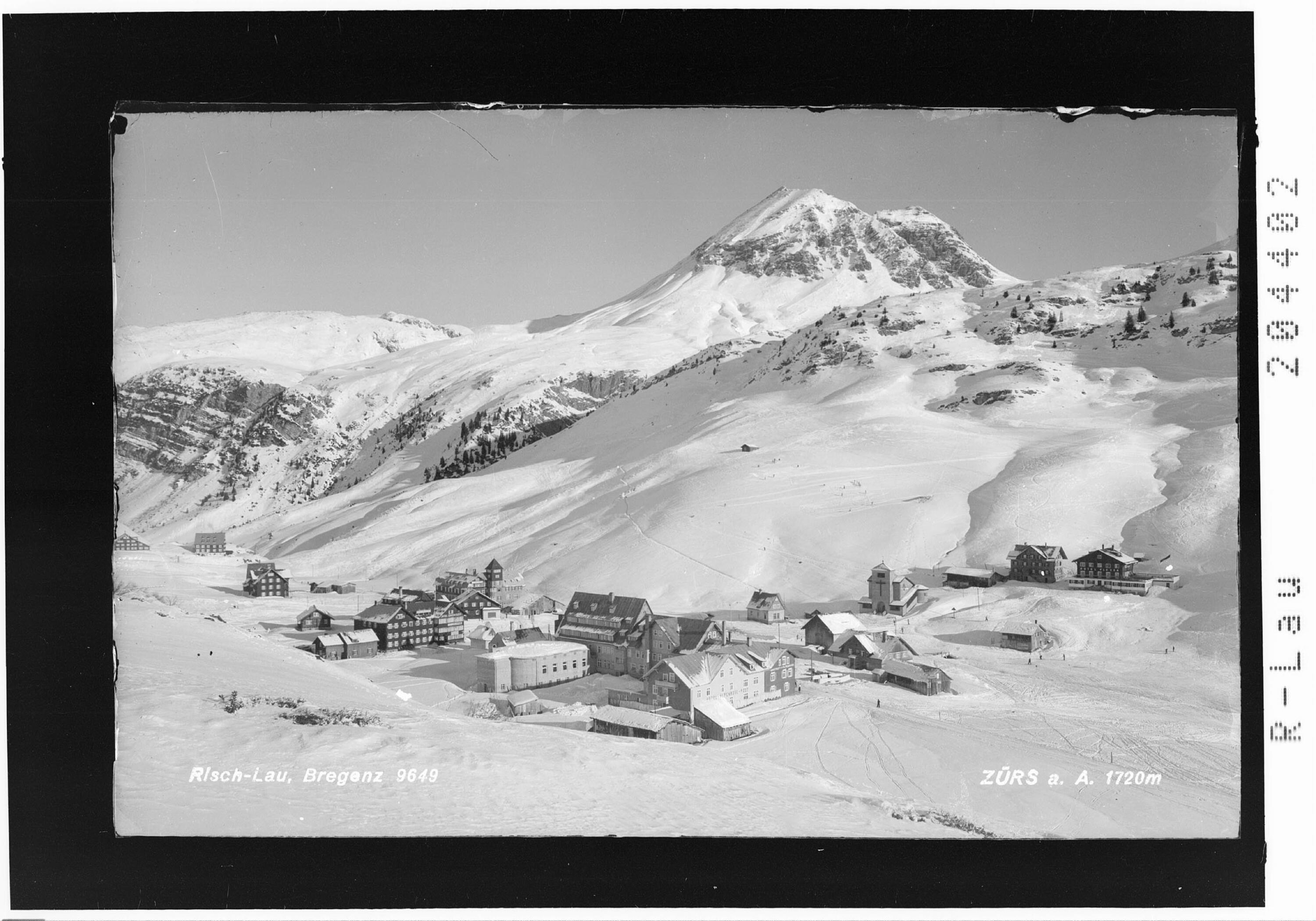 Zürs am Arlberg 1720 m></div>


    <hr>
    <div class=
