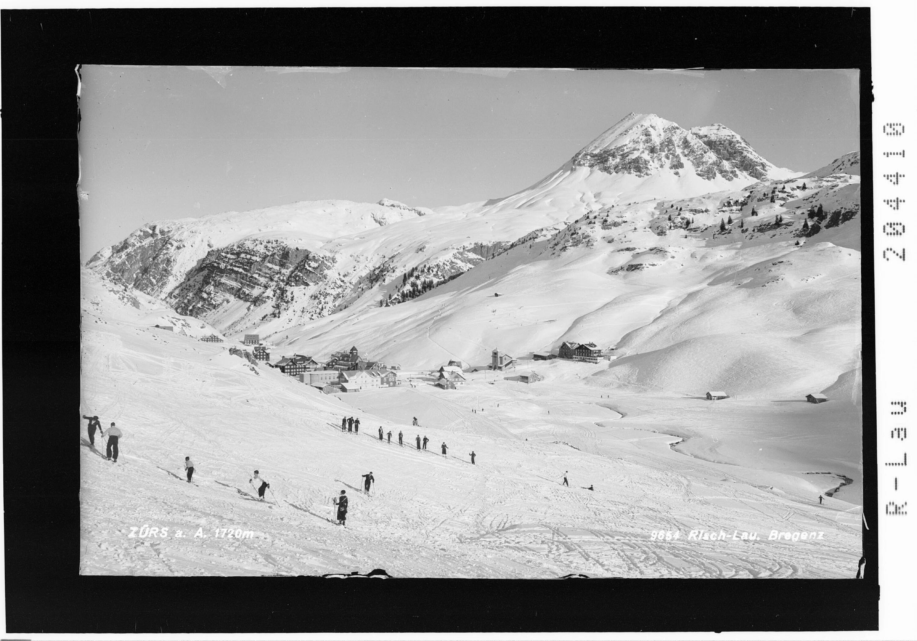 Zürs am Arlberg 1720 m></div>


    <hr>
    <div class=