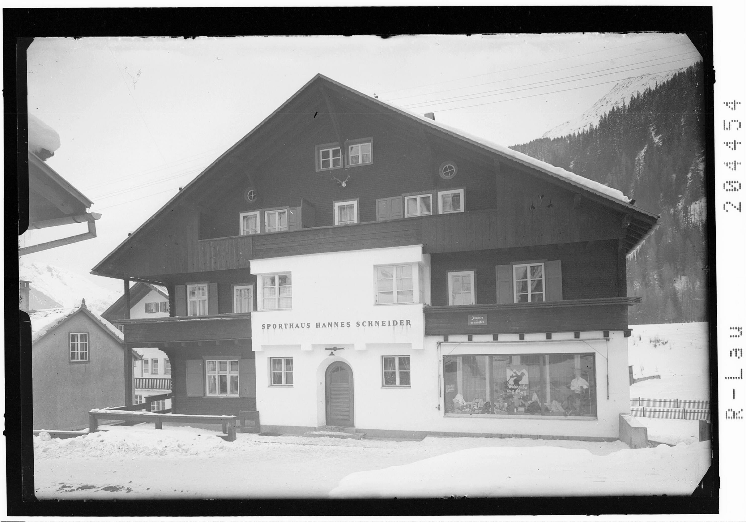 [Sporthaus Hannes Schneider in St.Anton am Arlberg]></div>


    <hr>
    <div class=