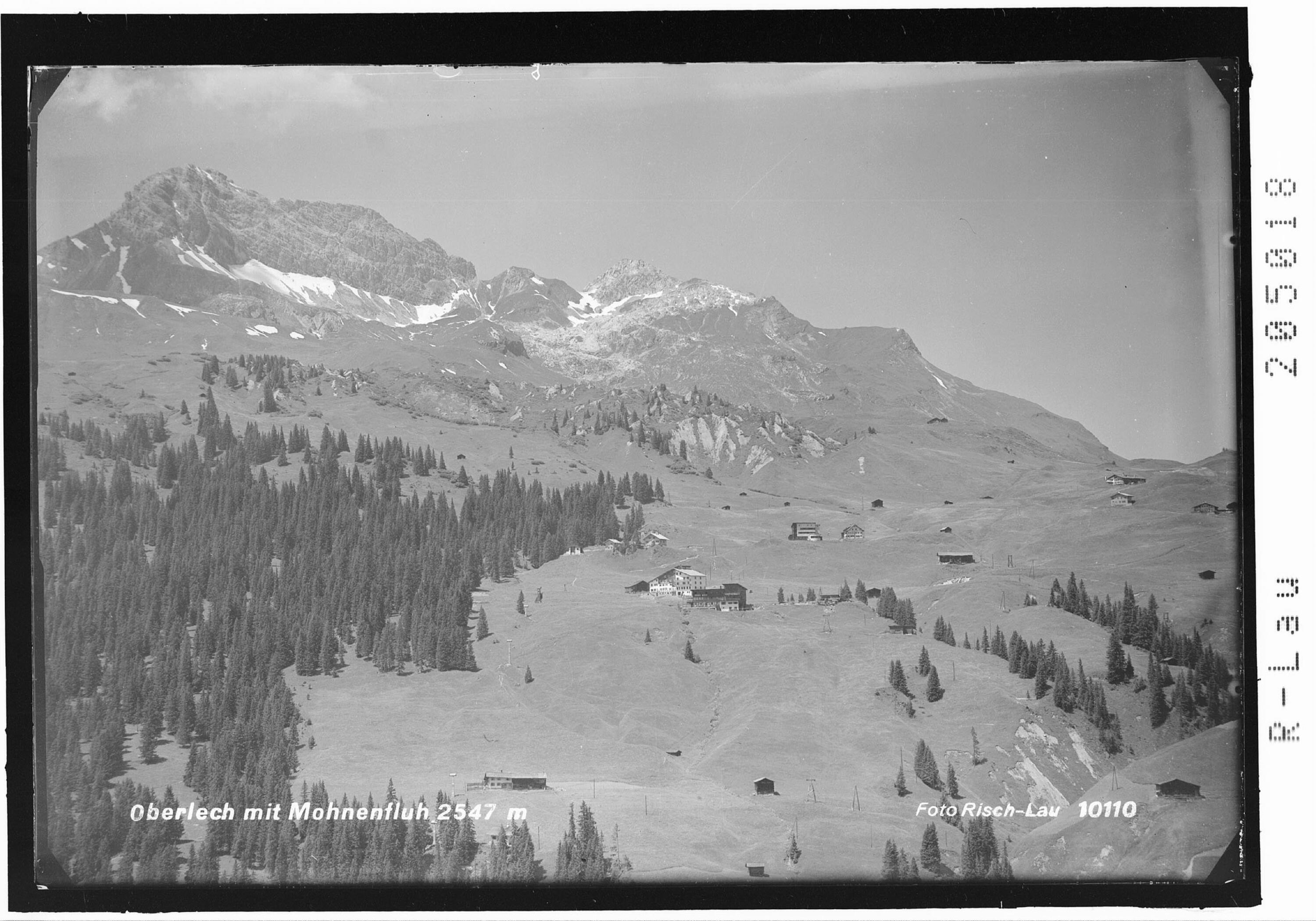 Oberlech mit Mohnenfluh 2547 m></div>


    <hr>
    <div class=