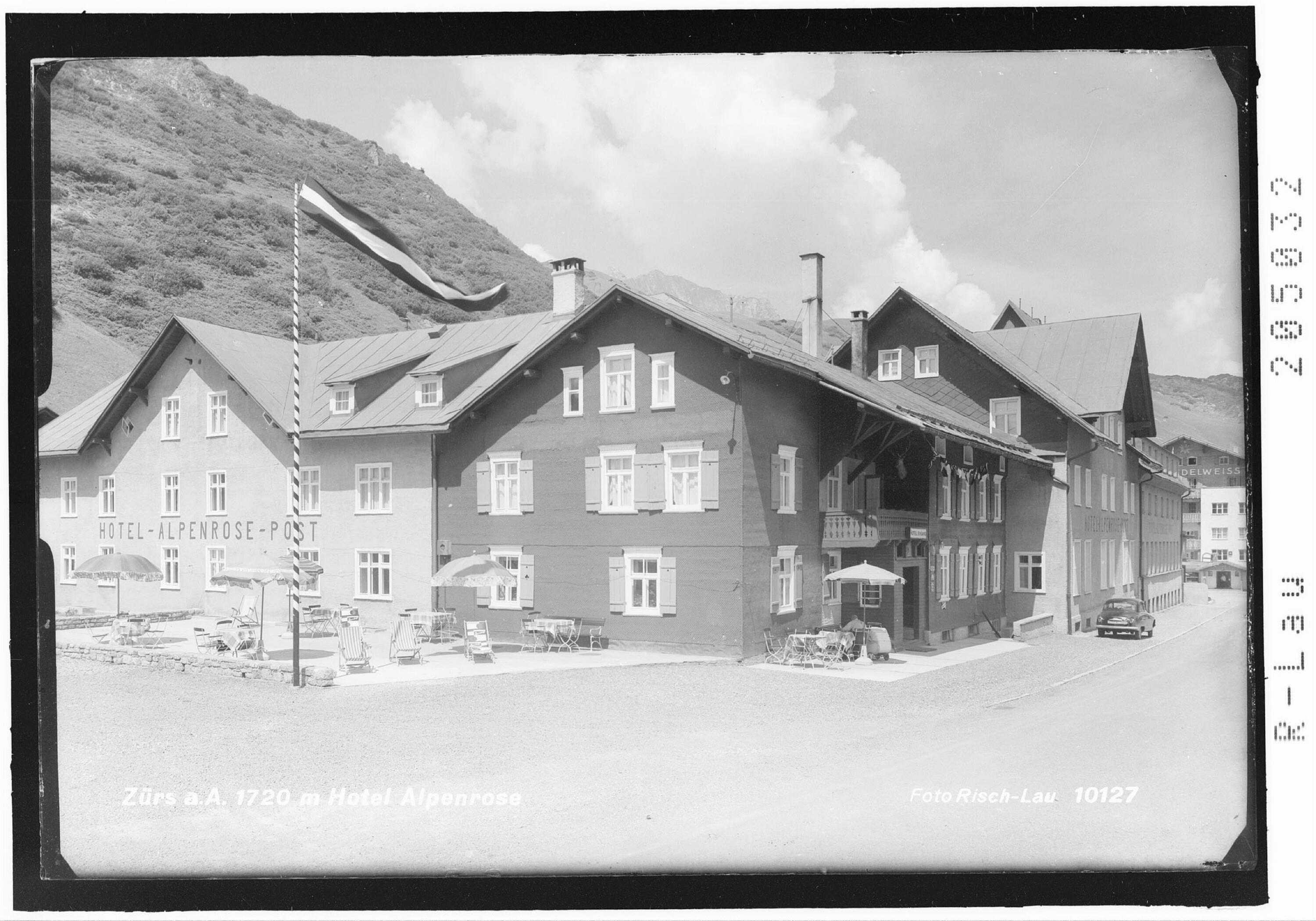 Zürs am Arlberg 1720 m Hotel Alpenrose></div>


    <hr>
    <div class=